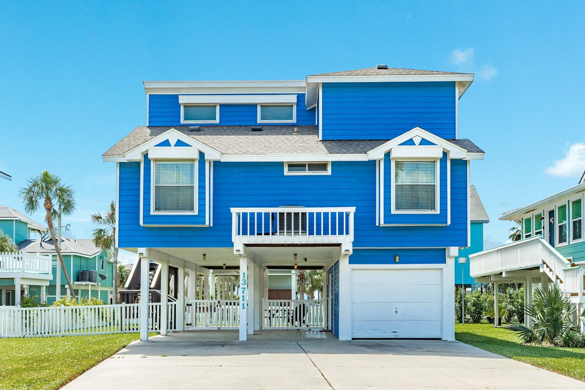 13711 Pirates Beach Boulevard — photo