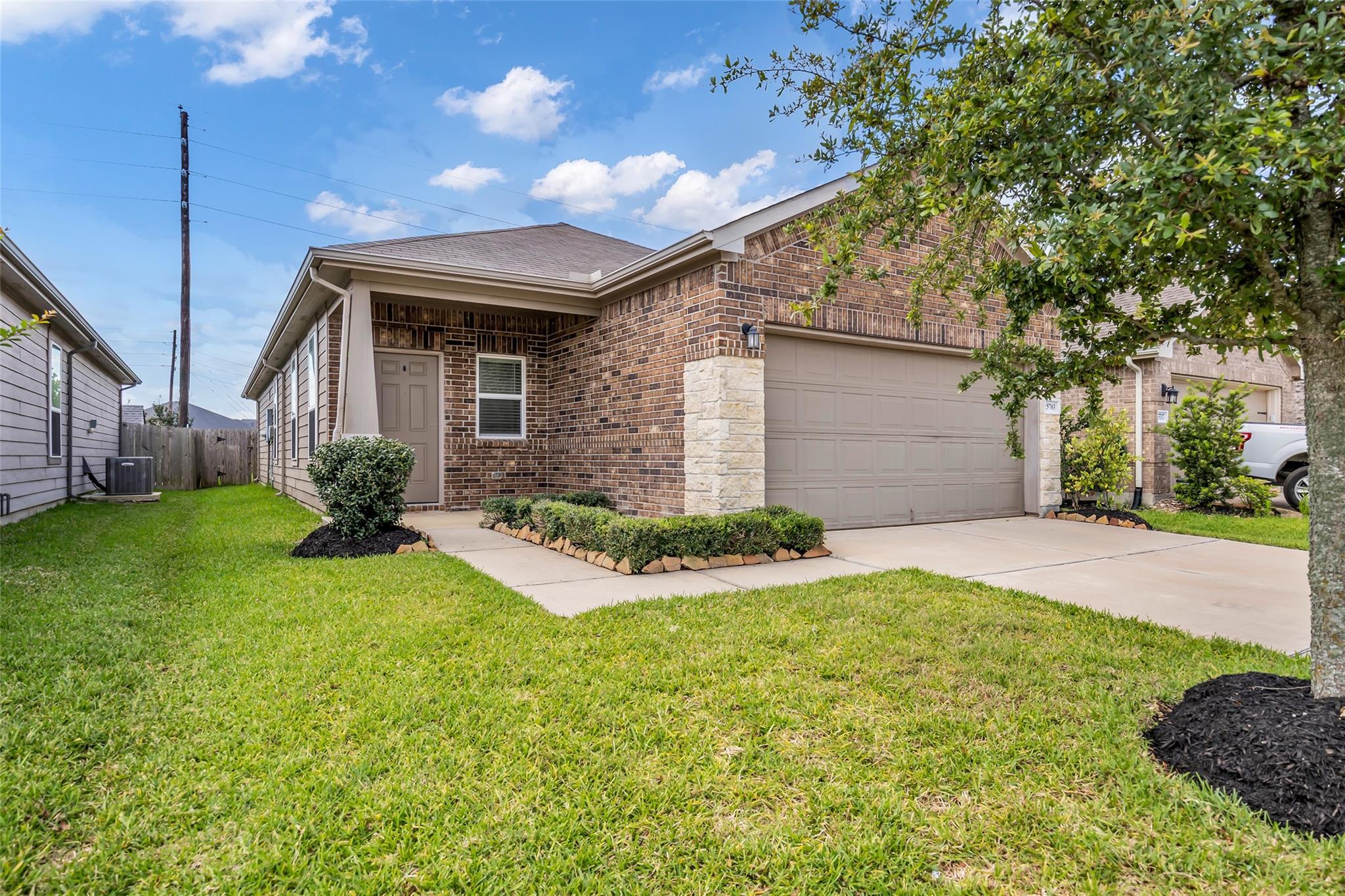 25703 Bottlebrush Sedge Street — photo