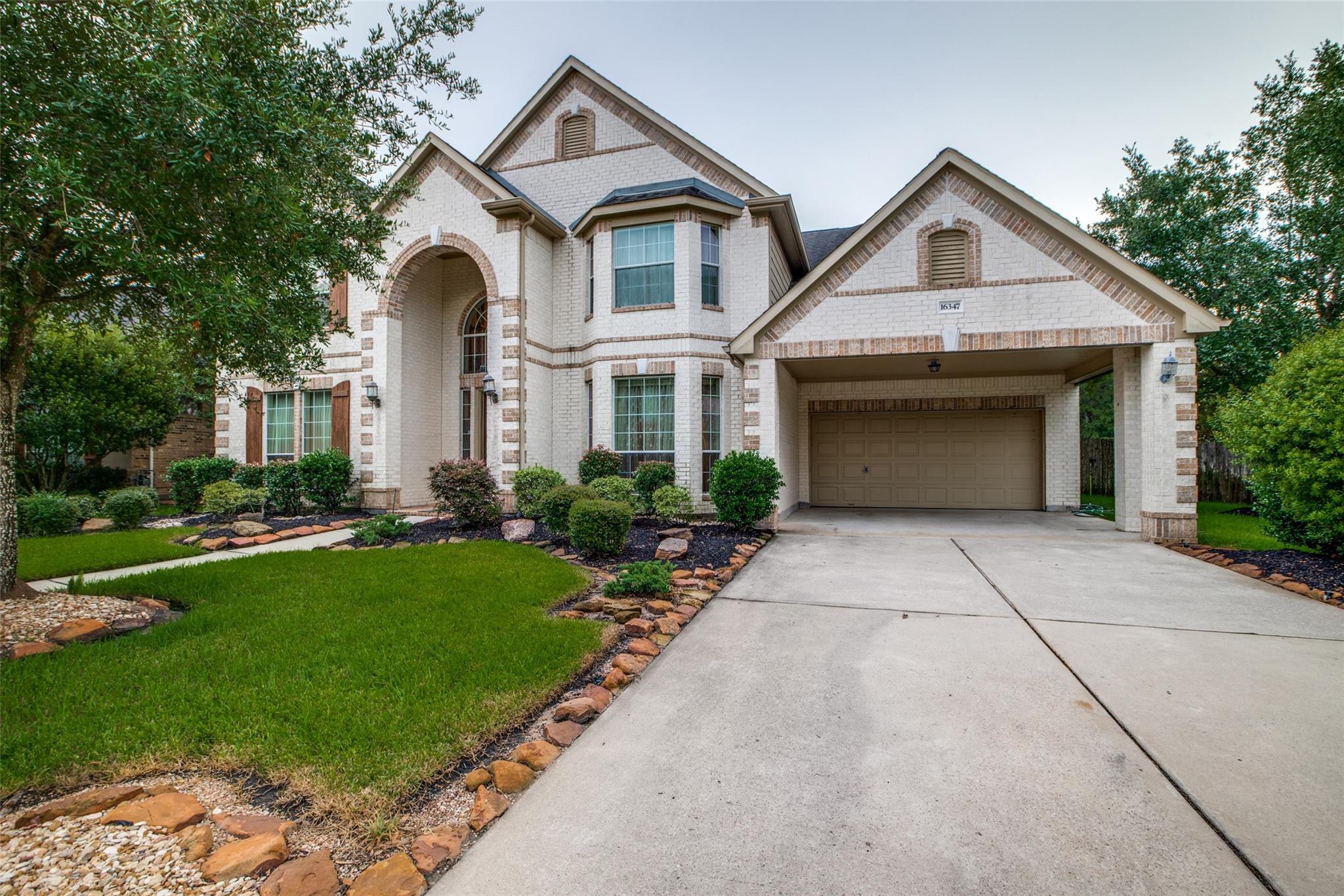 16347 Cascade Caverns Lane — photo
