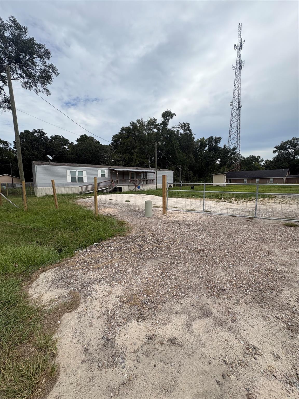 23767 Roberts Road — photo