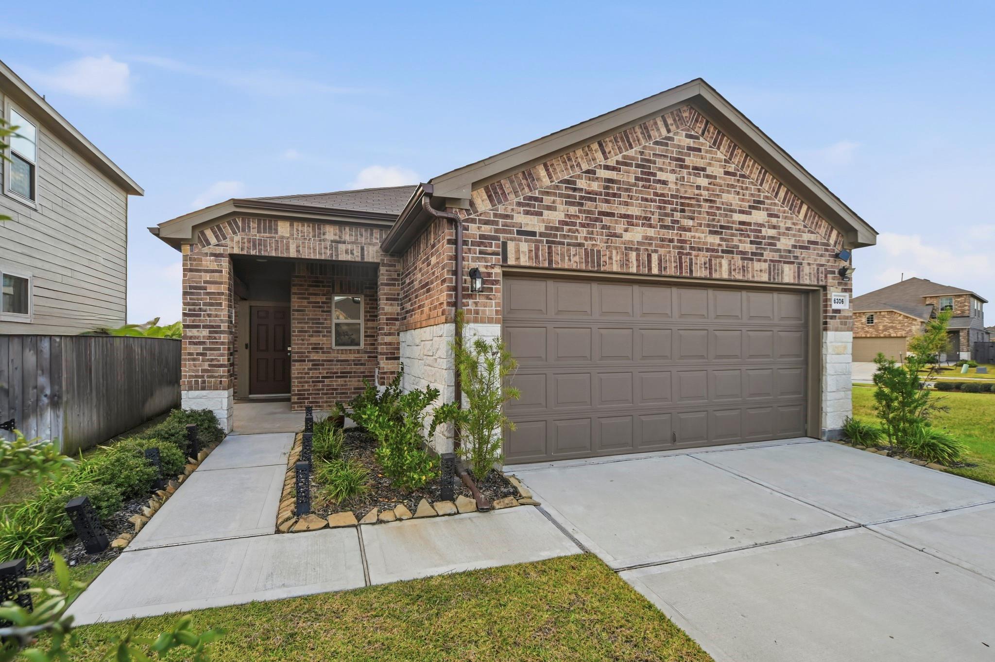 16306 Fontana Court — photo