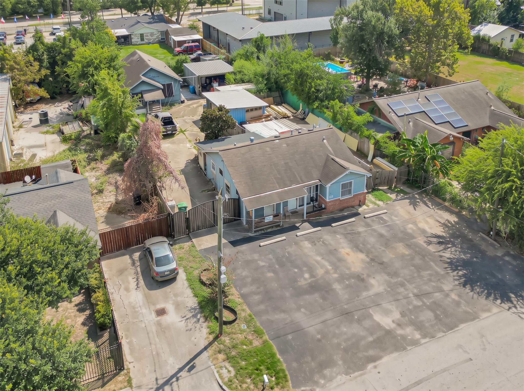 2084 Harland Drive — photo