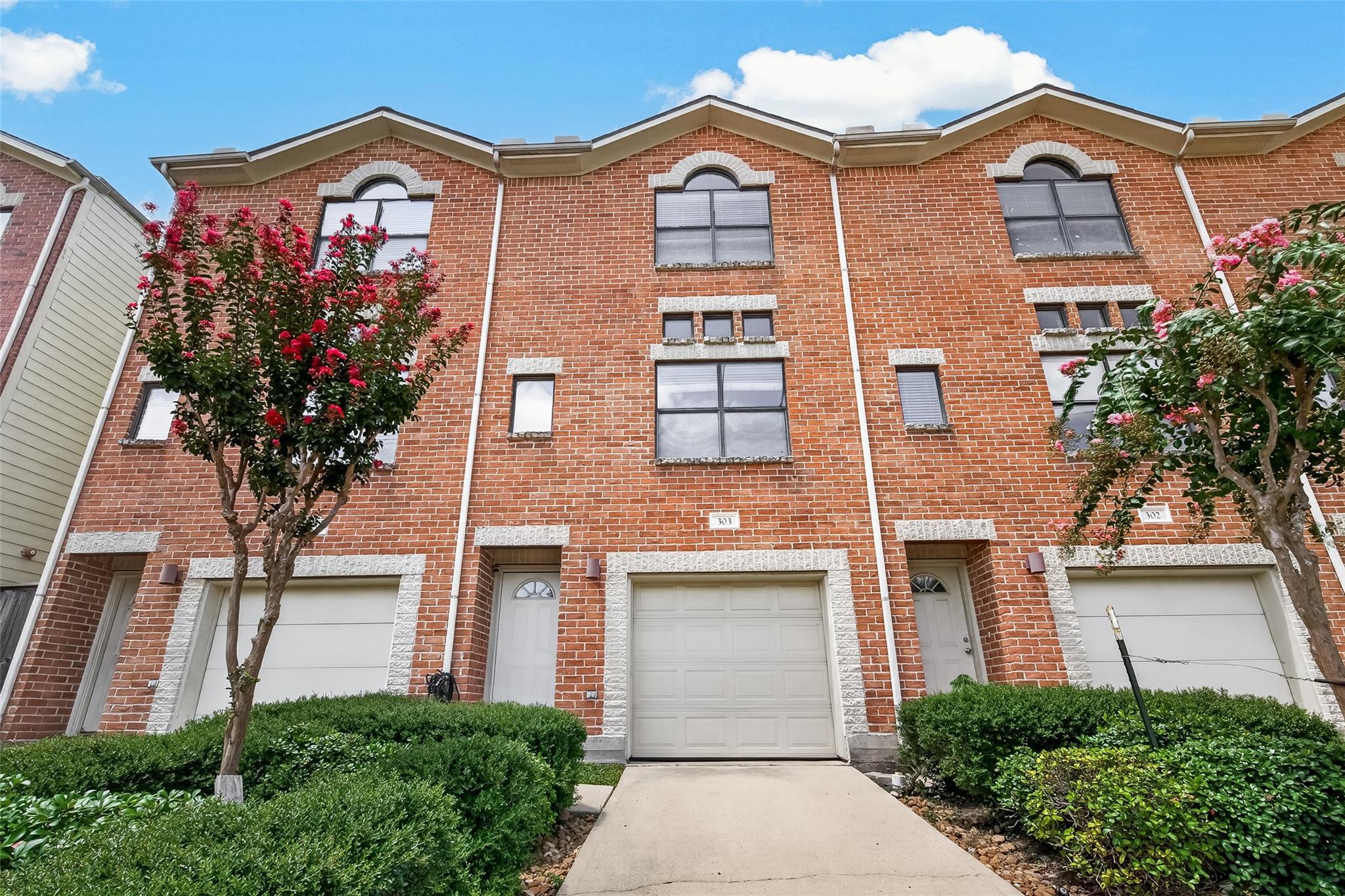 3501 Link Valley Drive #303 — photo