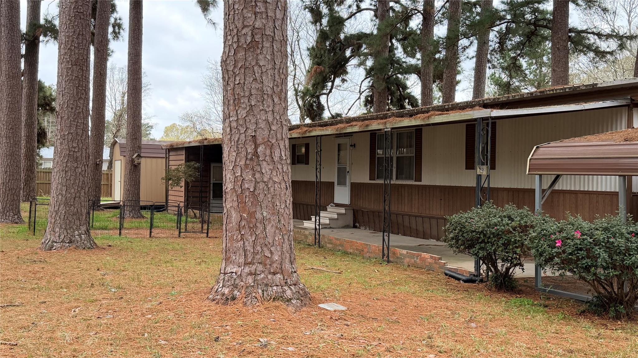 247 Onalaska N, Onalaska, TX 77360 — photo 2