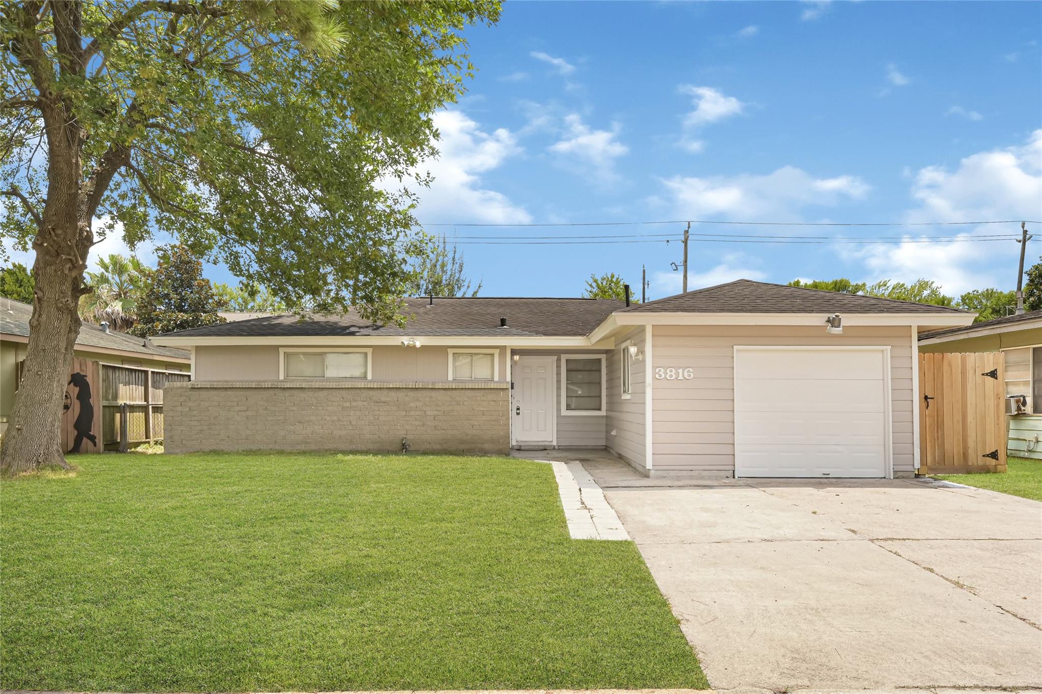 3816 Newton Drive — photo