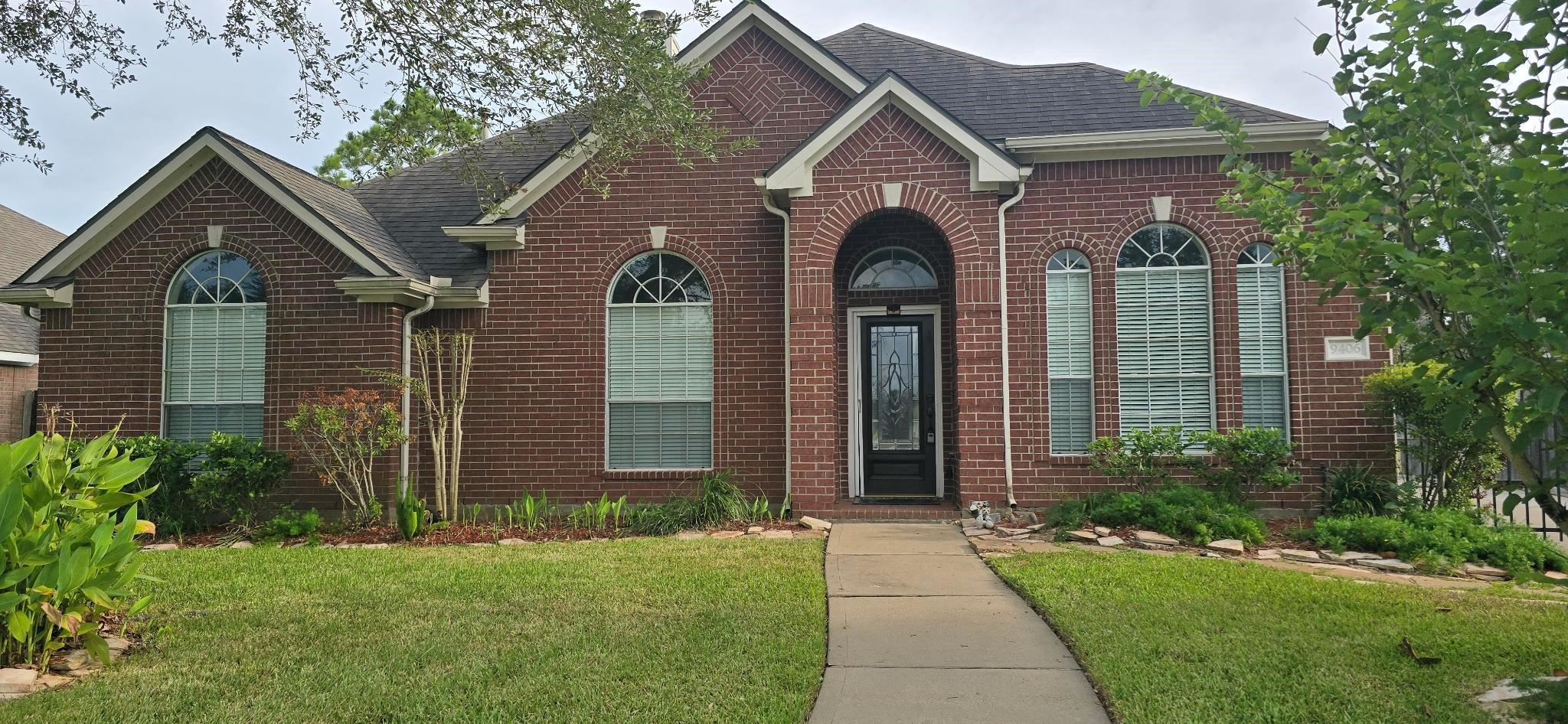 9406 Sunlake Drive — photo