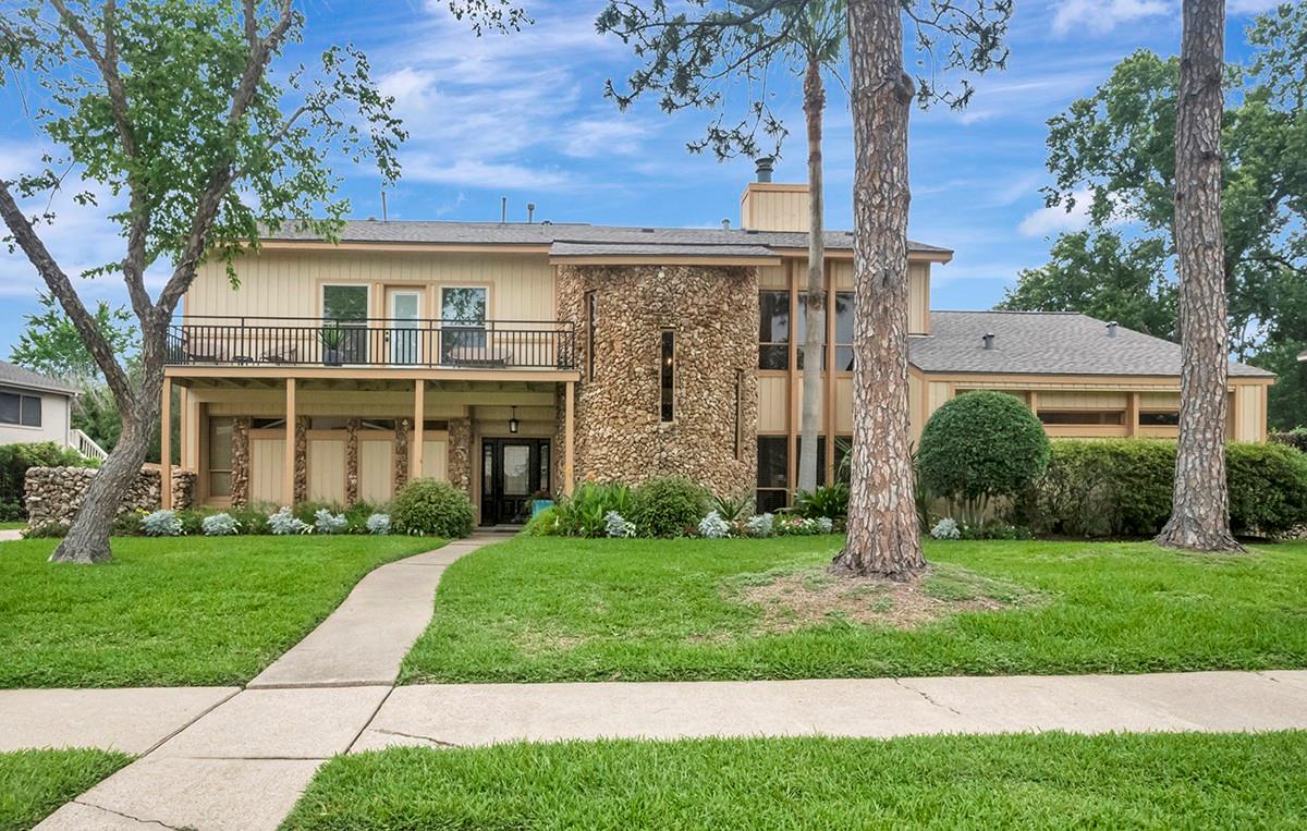 307 Crestwood Drive — photo