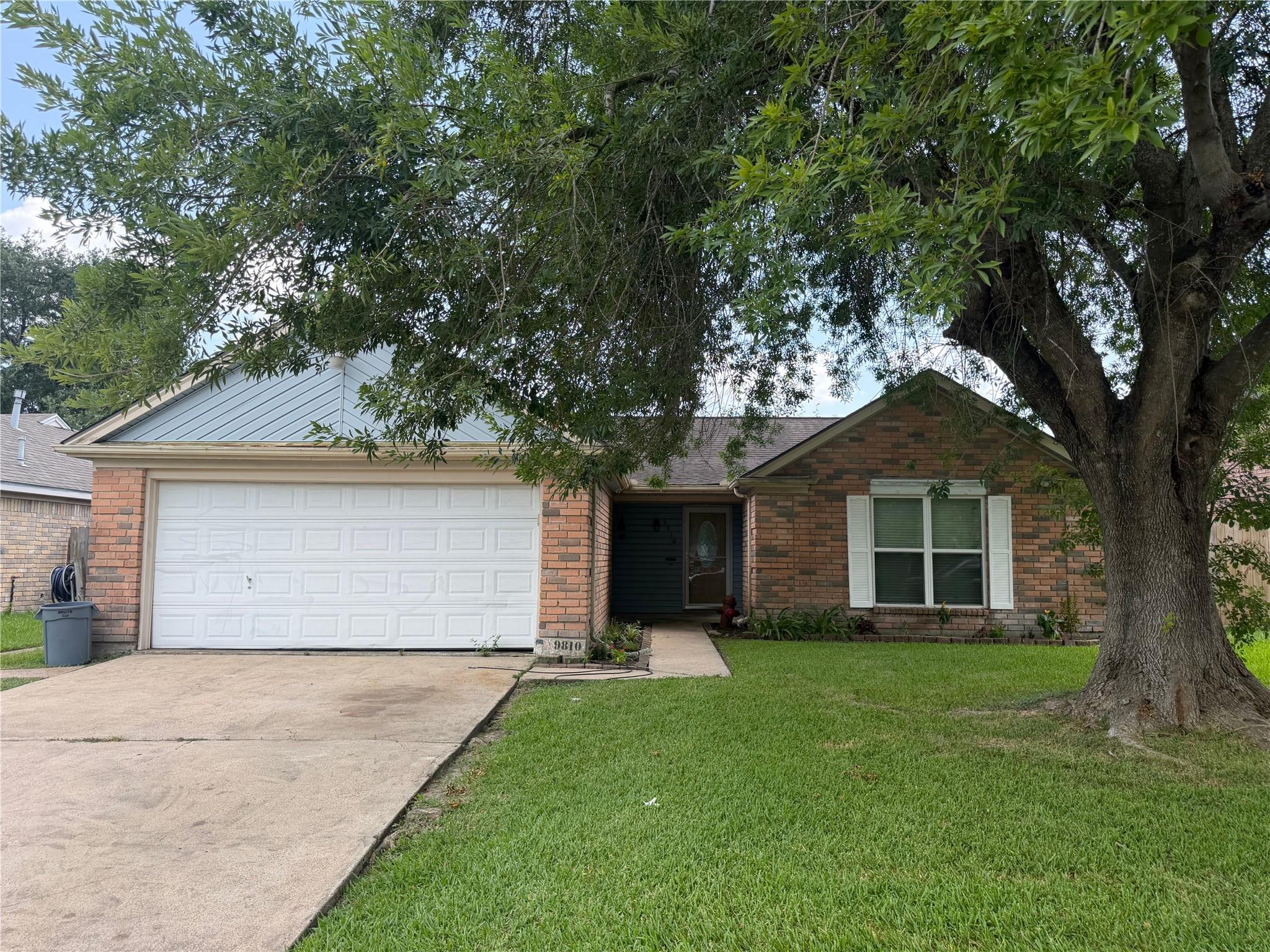 9810 Brookview Drive — photo