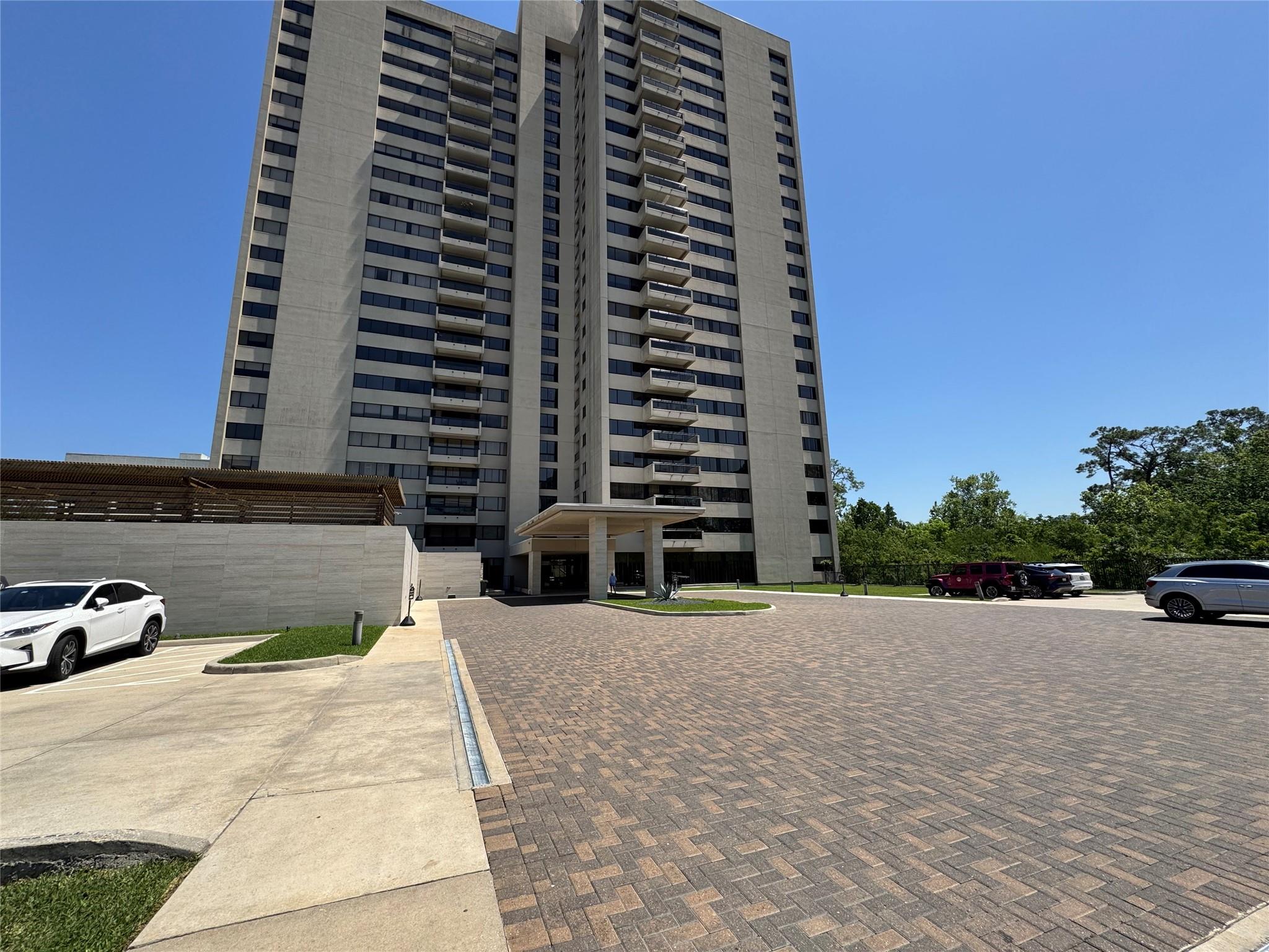 49 Briar Hollow Lane #1201 — photo