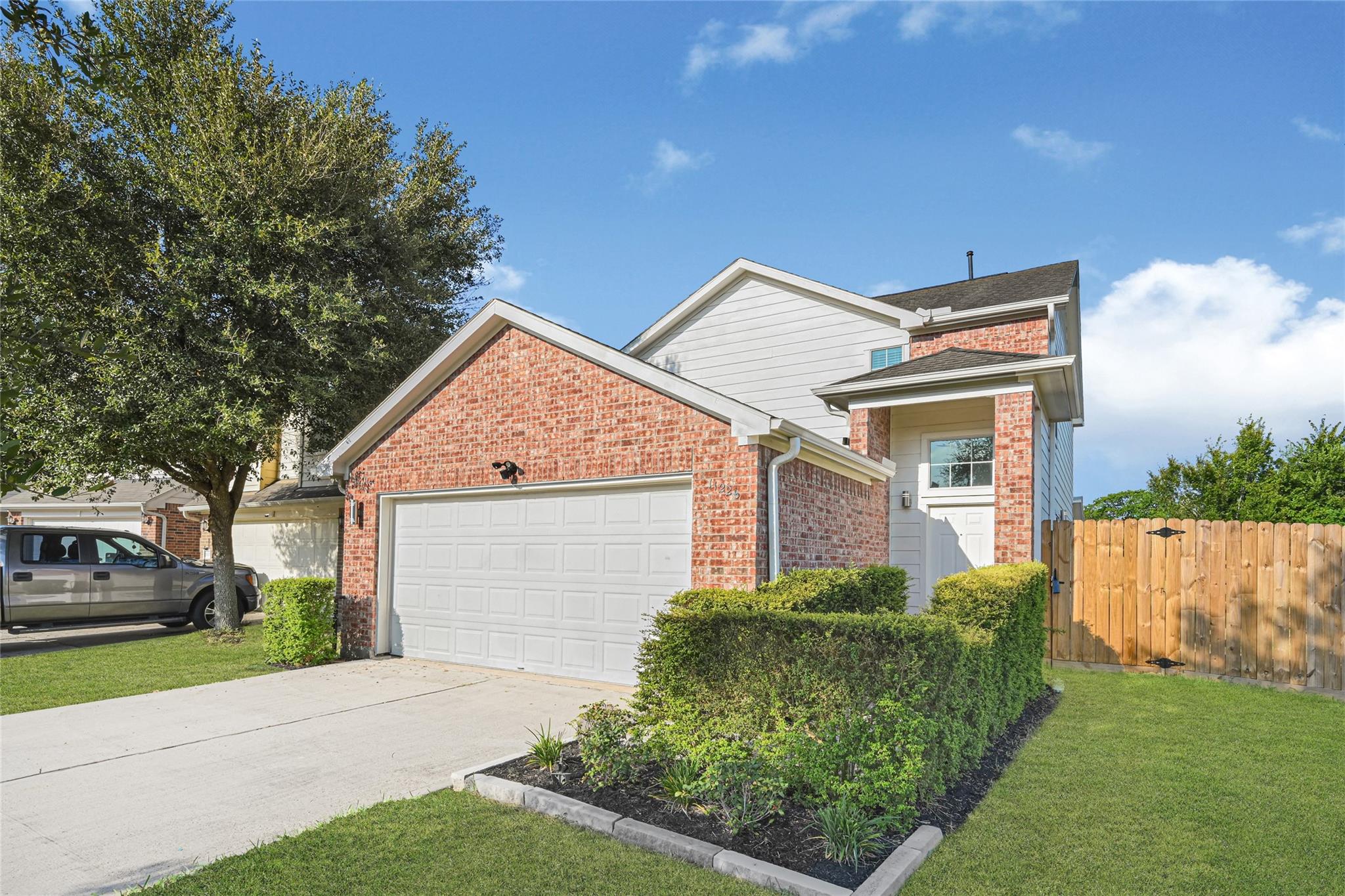 11226 Valley Kings Drive — photo