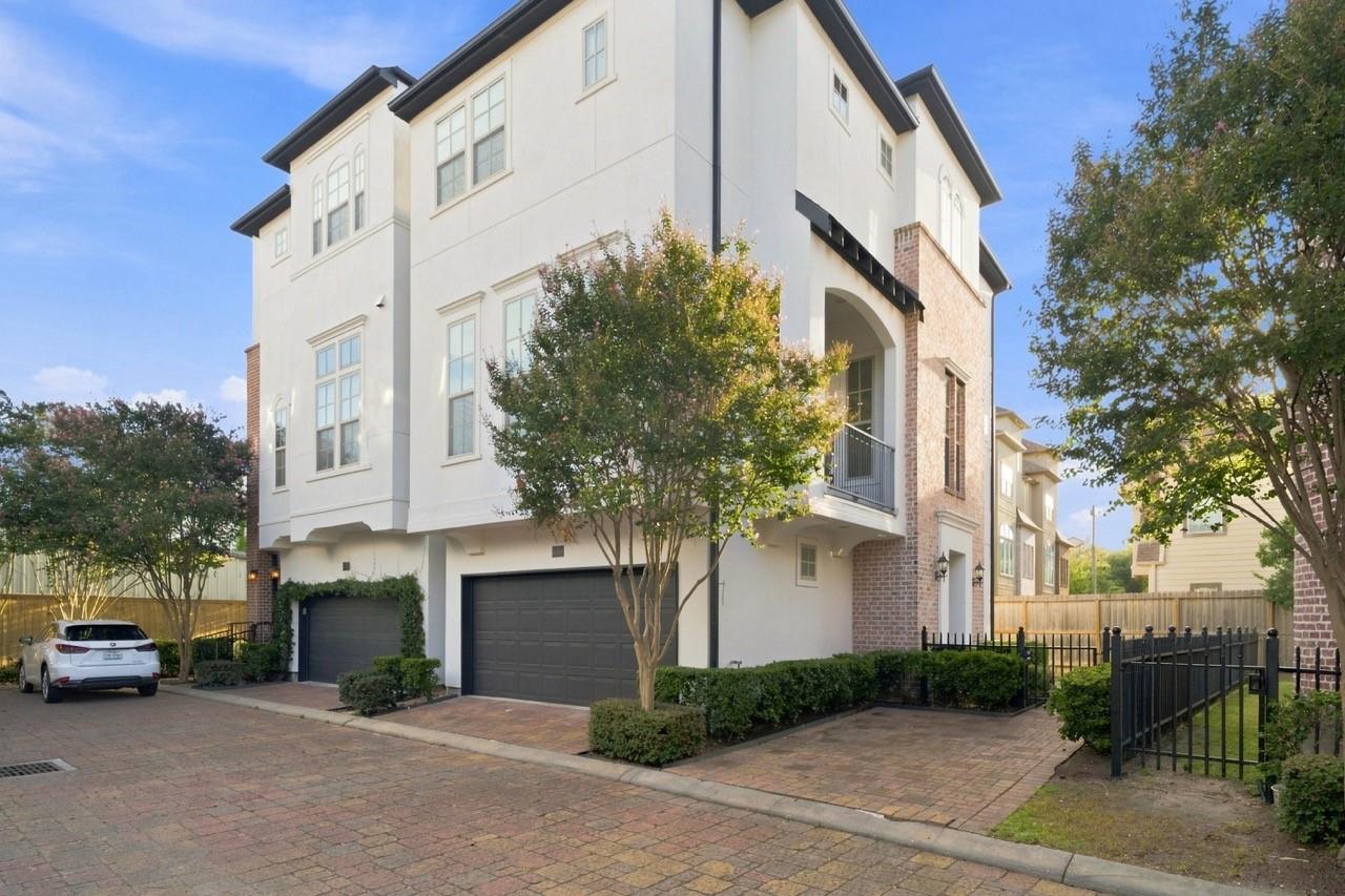 2705 Arabelle Grove — photo