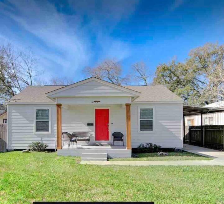 6130 Goforth Street — photo