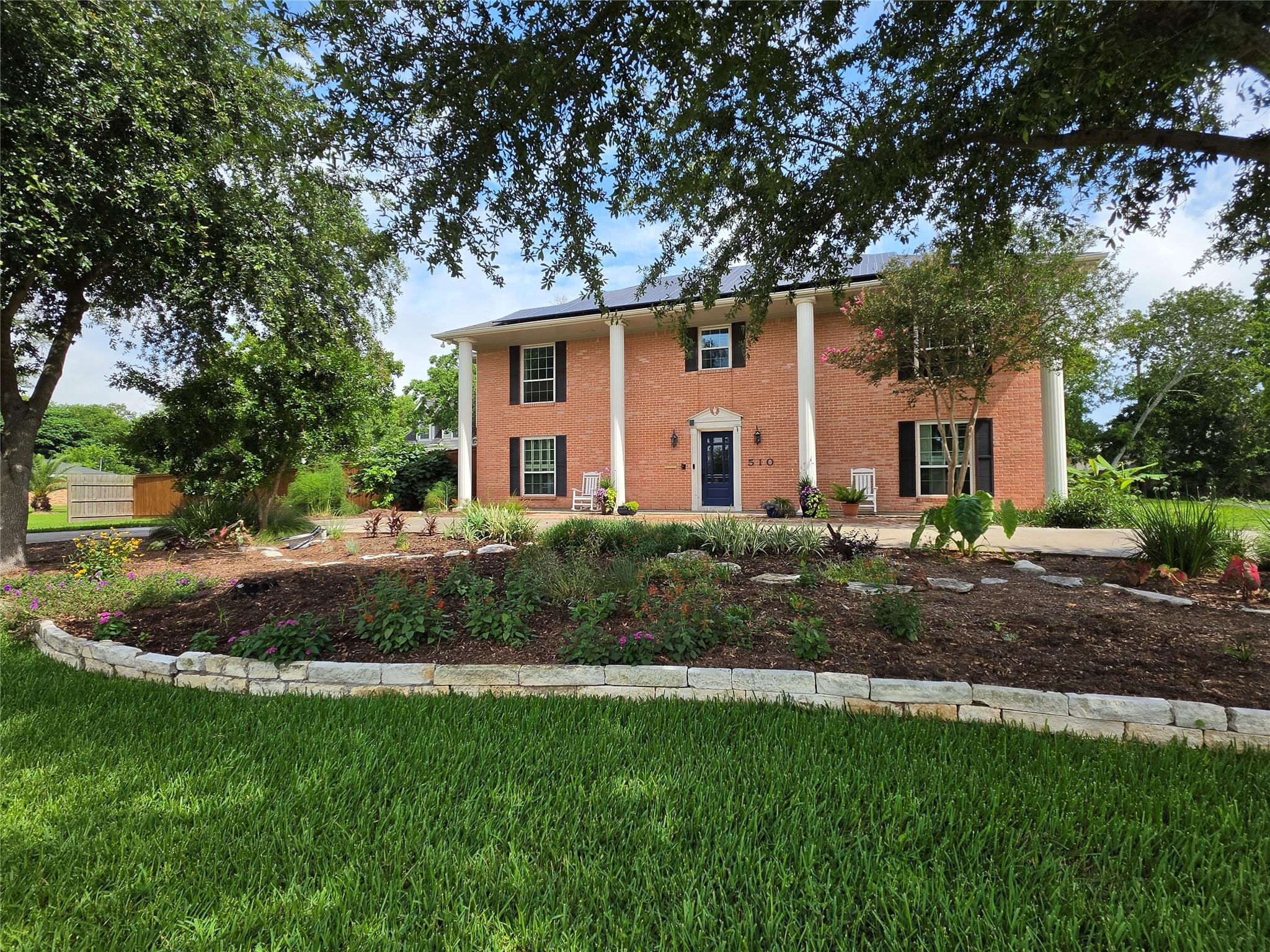 510 Shore Acres Boulevard — photo