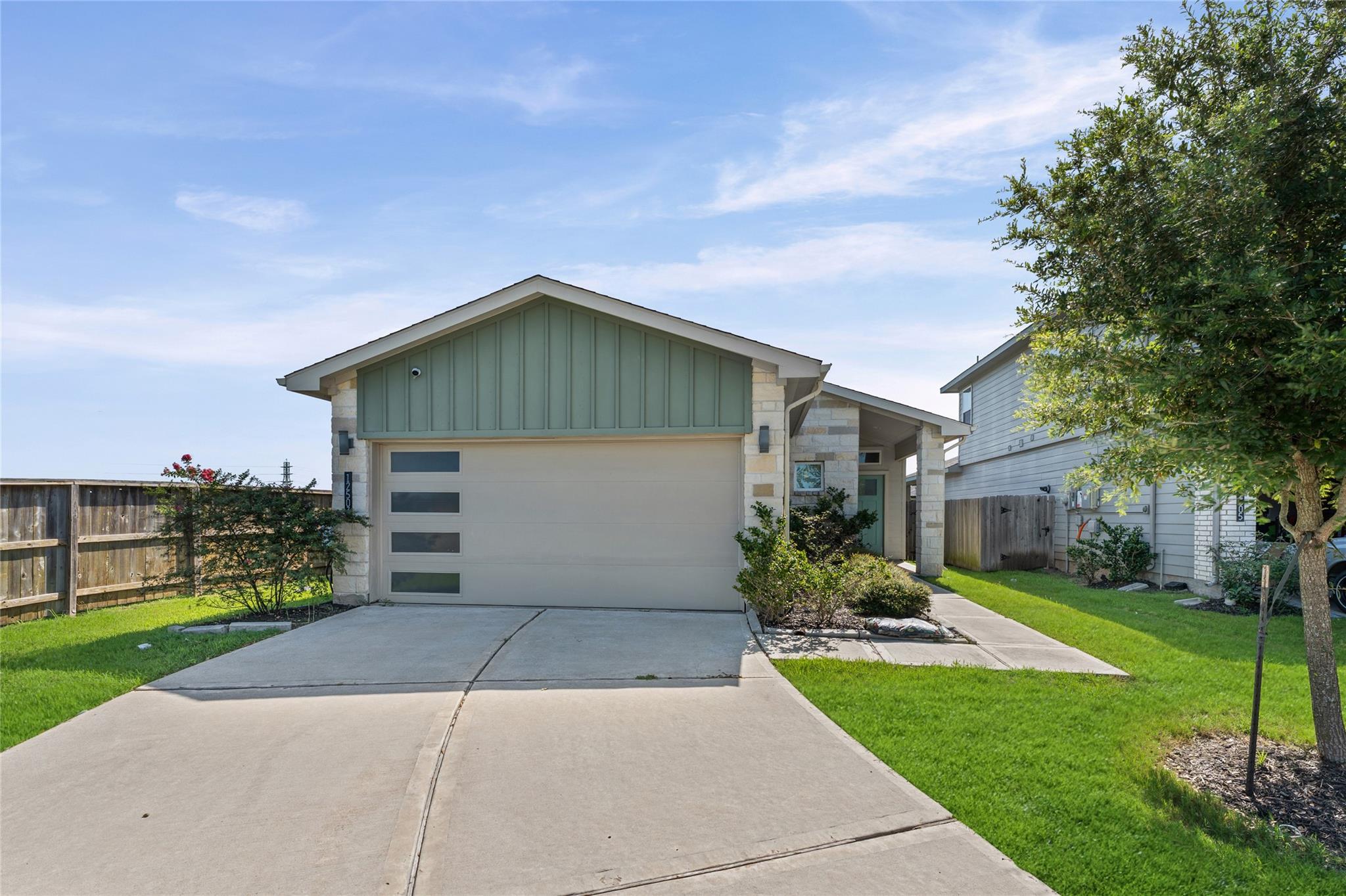 12503 Newport Arch Lane — photo
