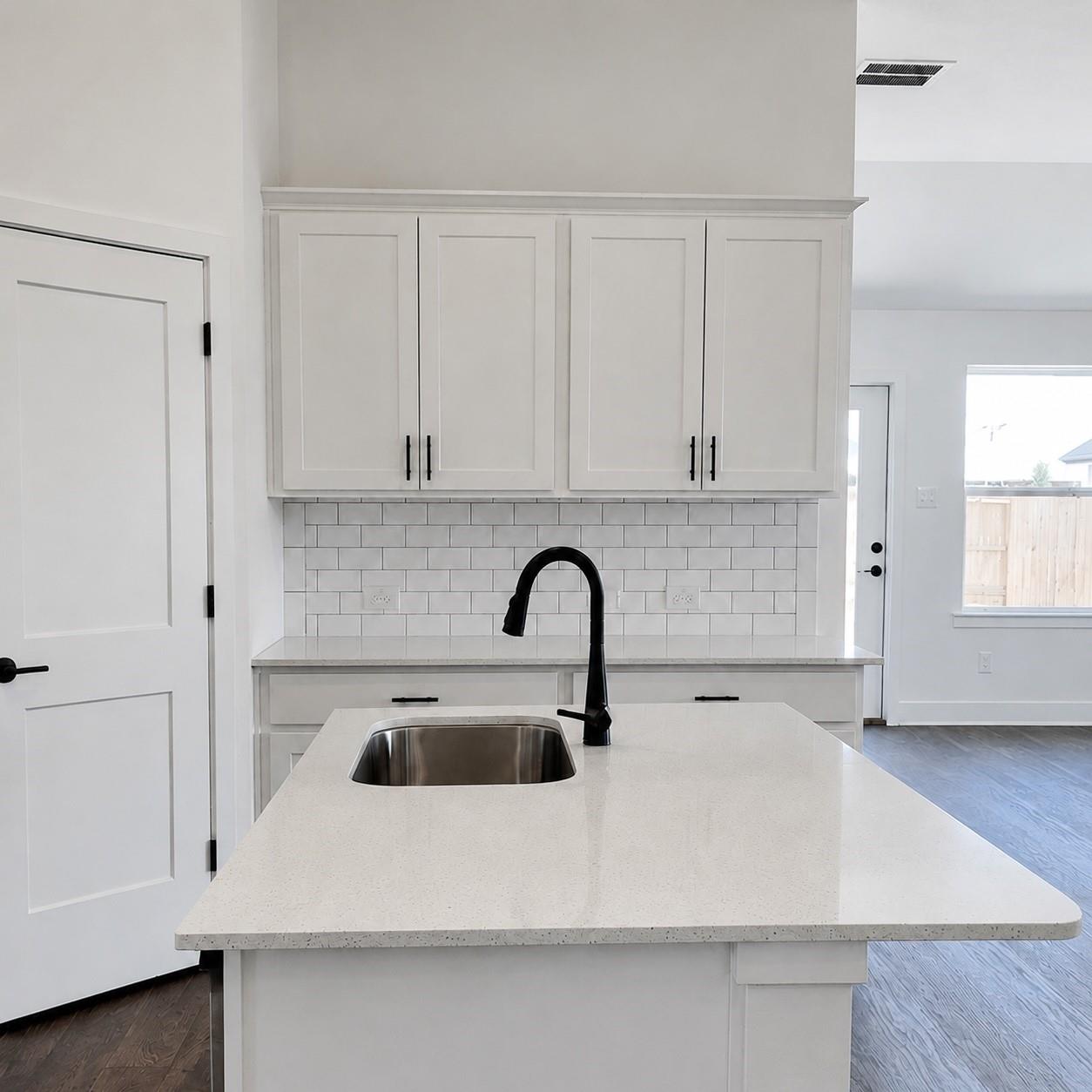 2241 W Post Oak Circle — photo