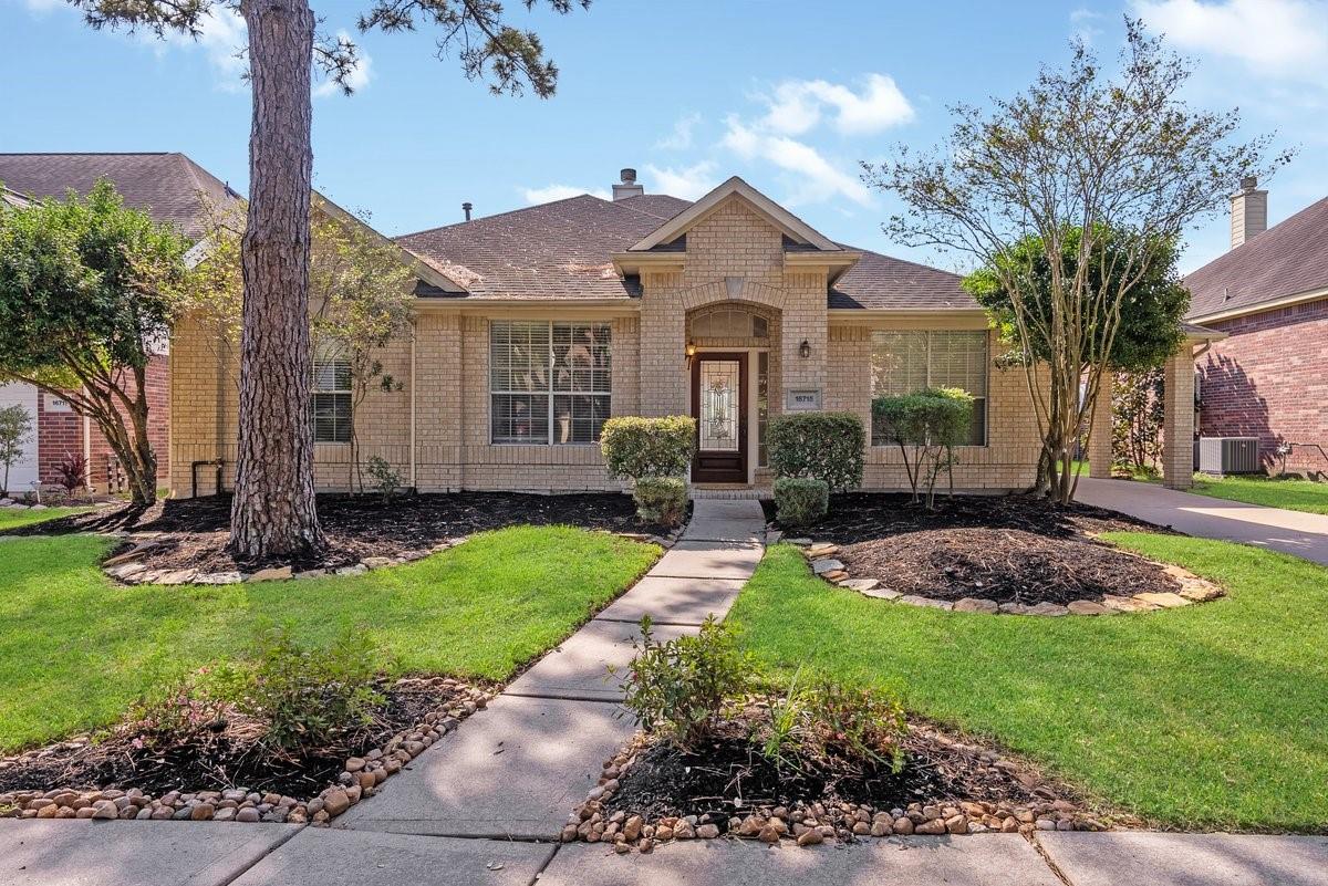 16715 Shallow Ridge Boulevard — photo