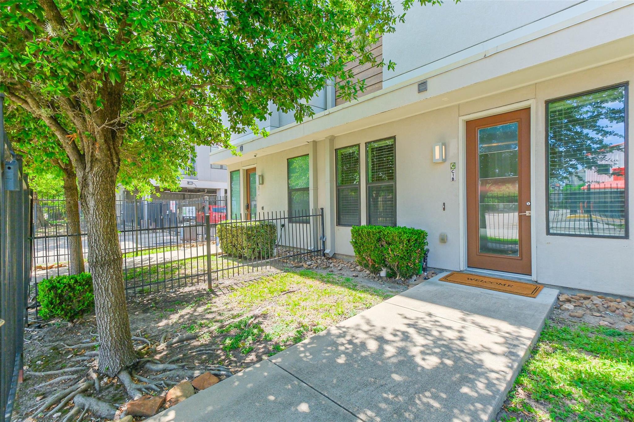 2401 Crawford Street C1B — photo