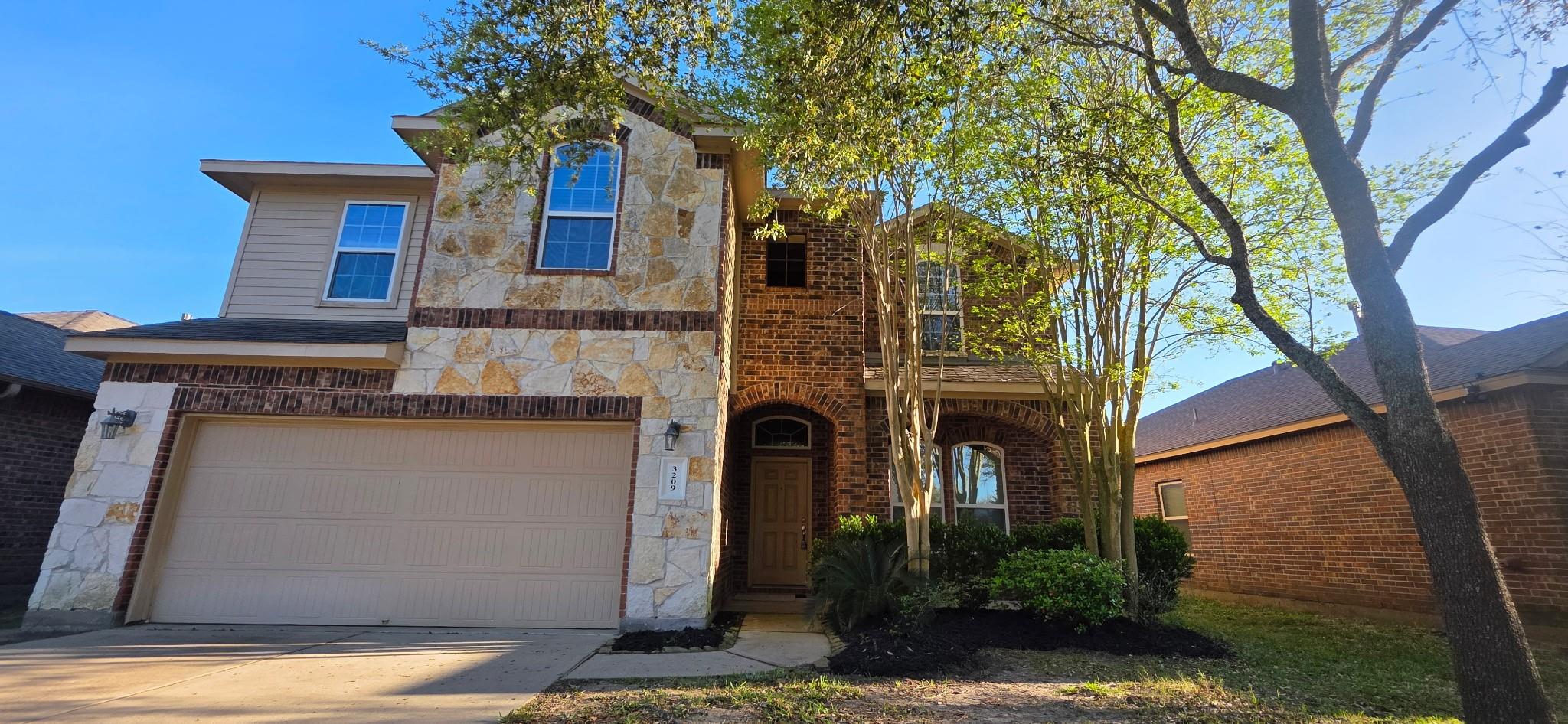 3209 Featherwood Lane — photo