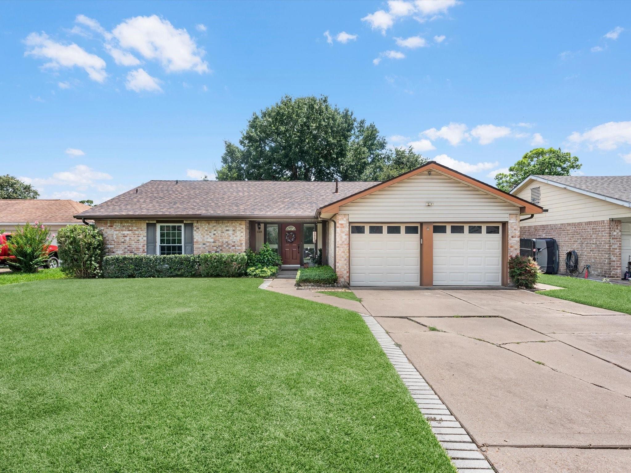 11219 Concho Street — photo