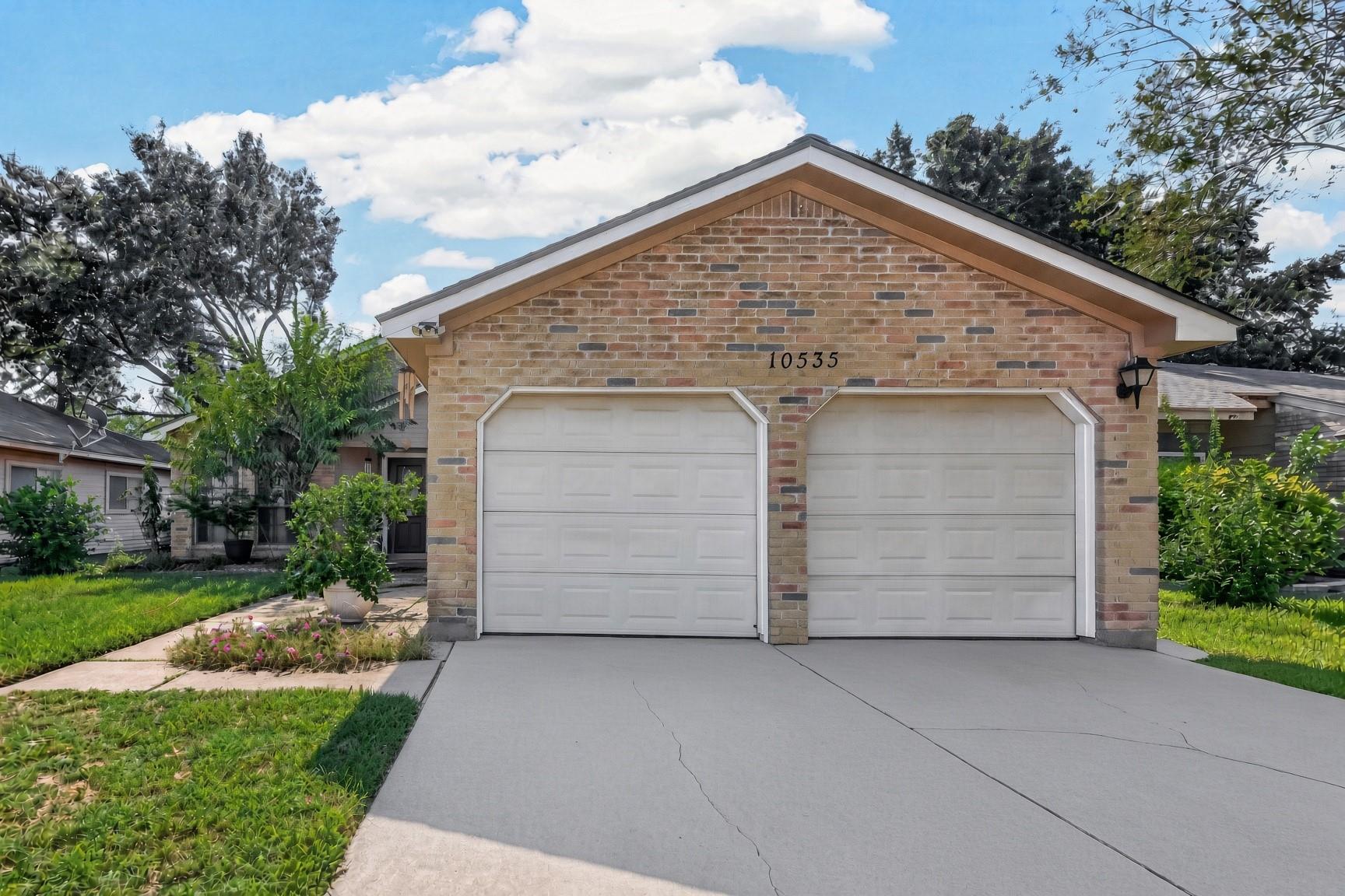 10535 Walnut Glen Drive — photo