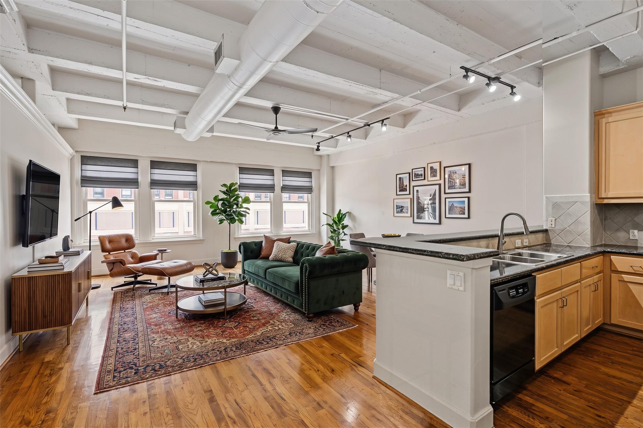 1120 Texas Street #6B — photo