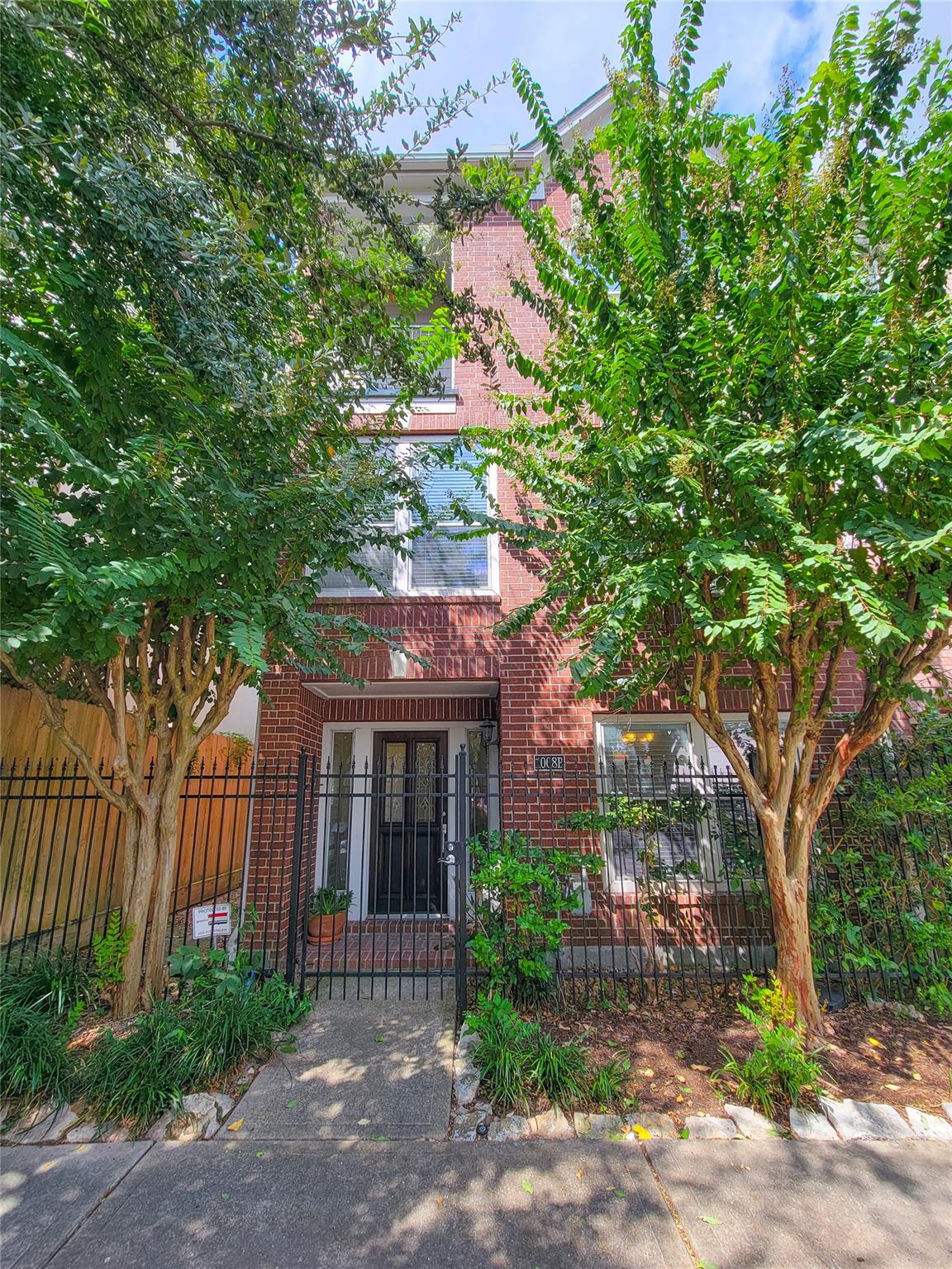 1008 Marconi Street #B — photo
