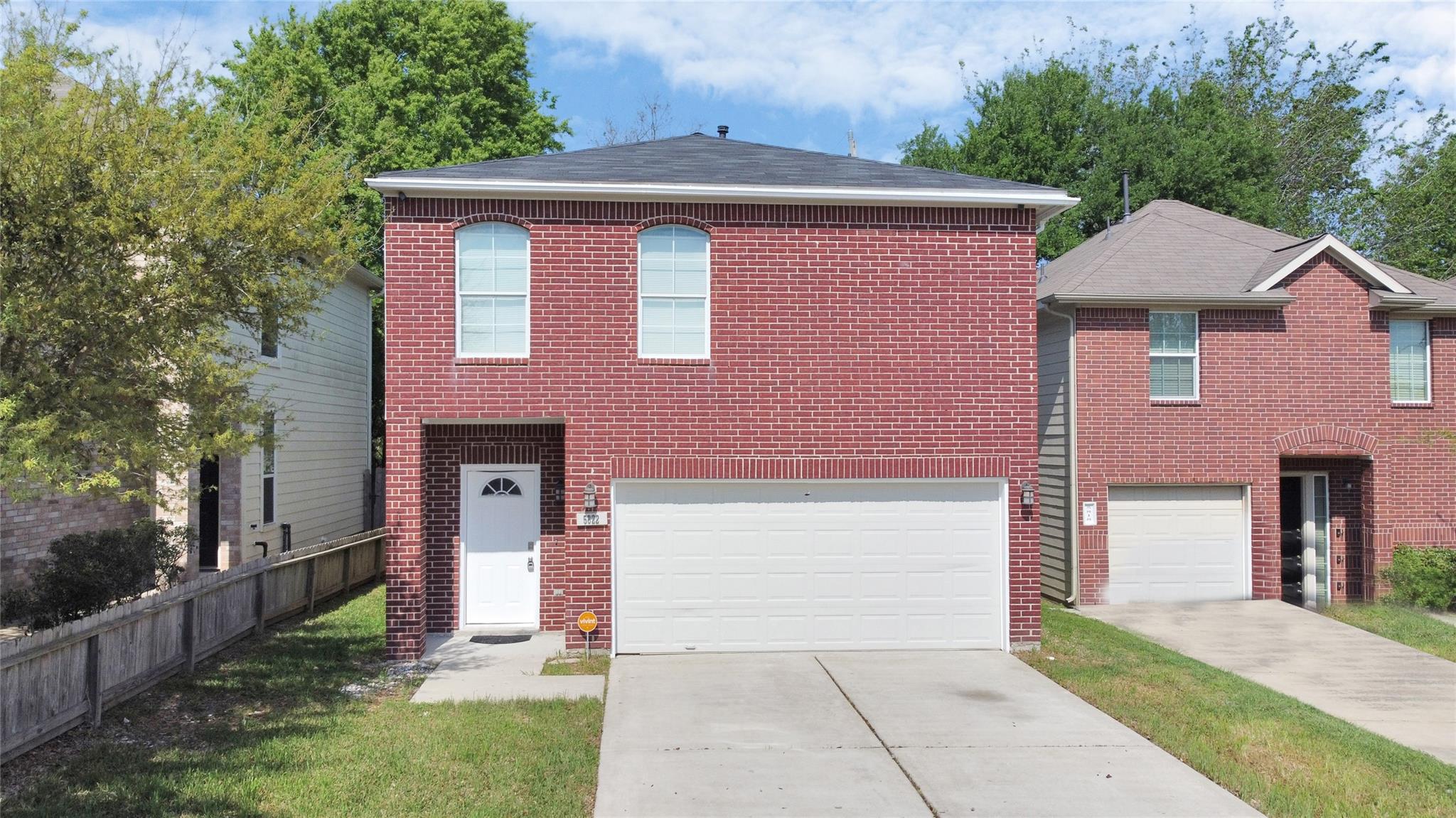 5822 Santa Bernadetta — photo