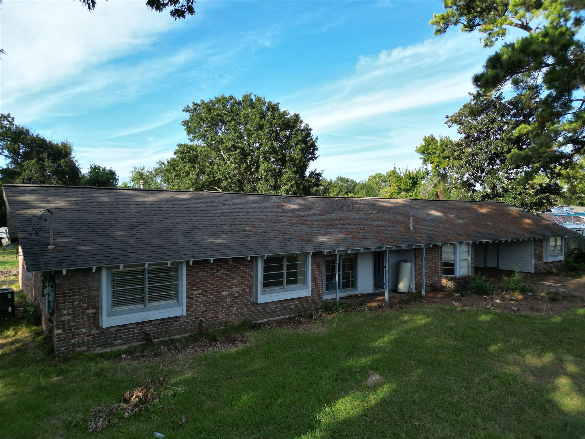 614 Pine Circle — photo