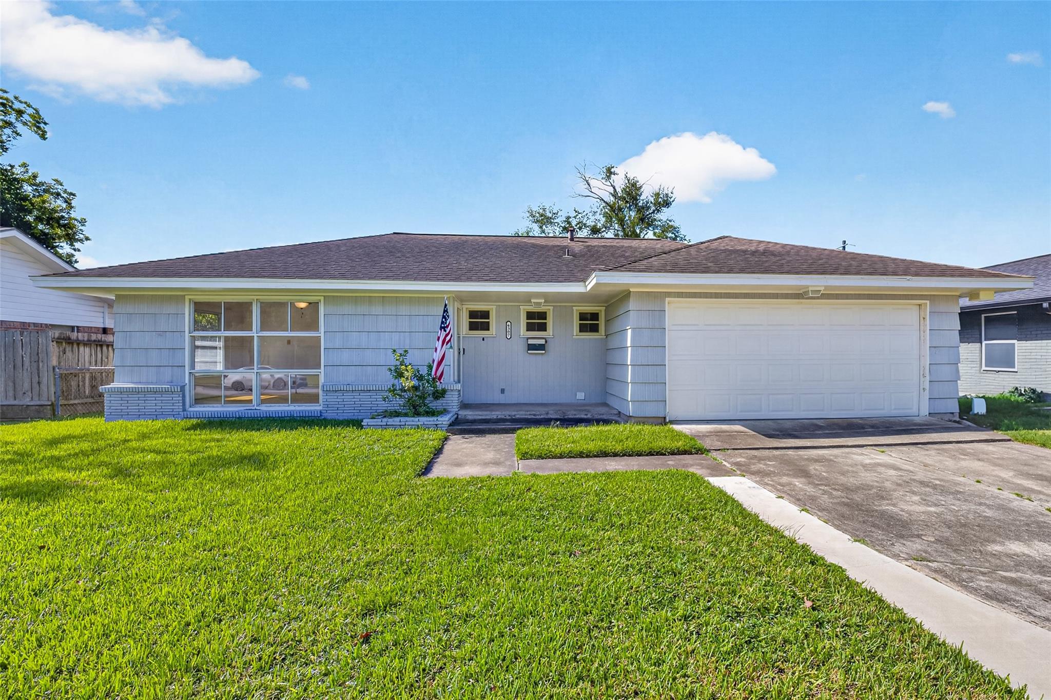 6307 Pineshade Lane — photo