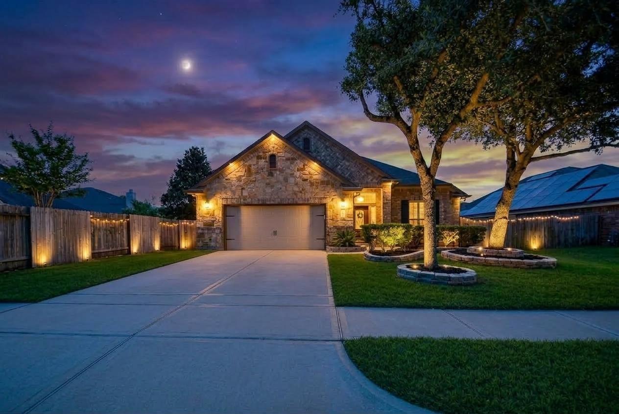 21735 E Carolina Green Drive — photo