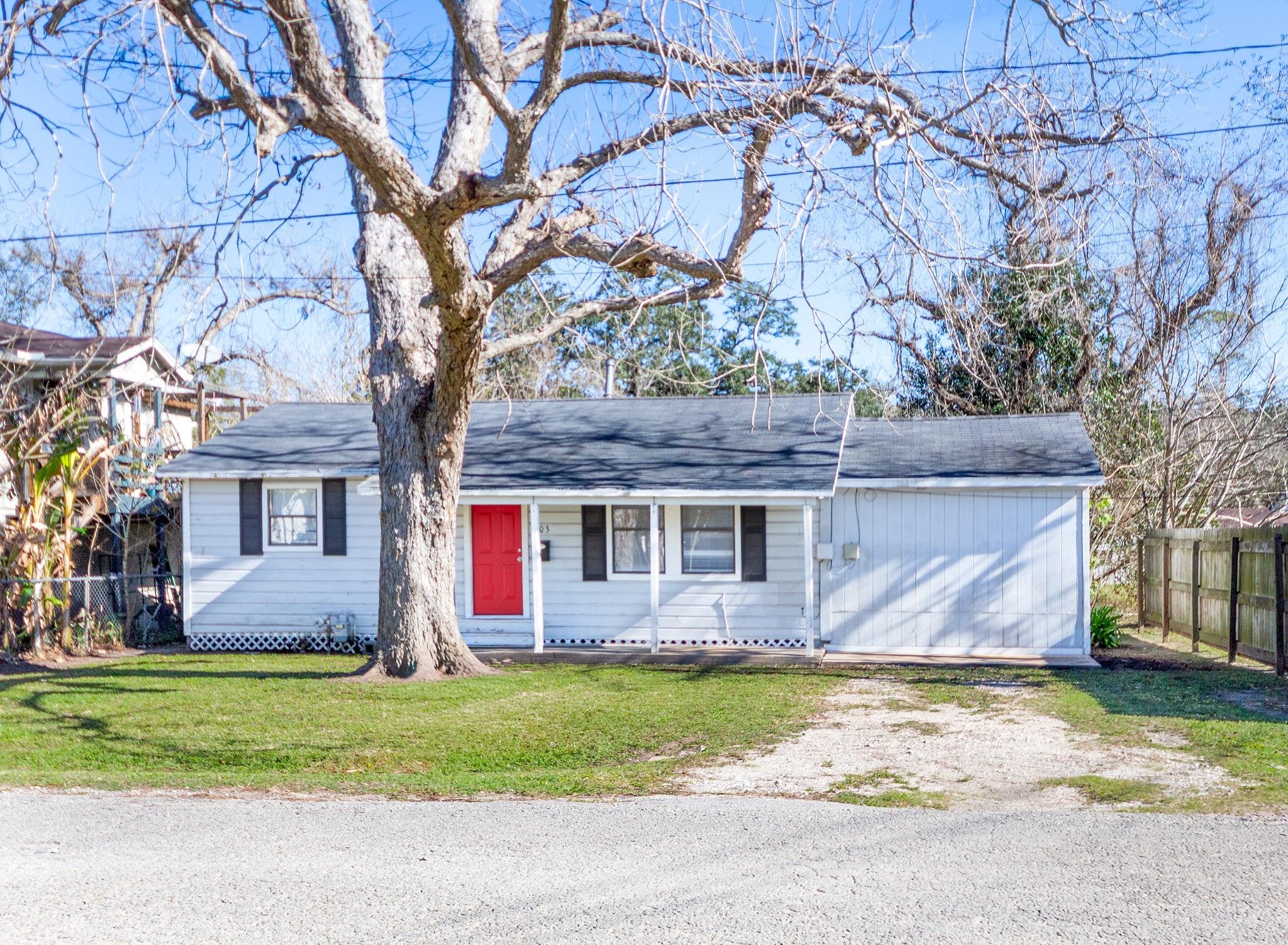 203 S Fig Street — photo