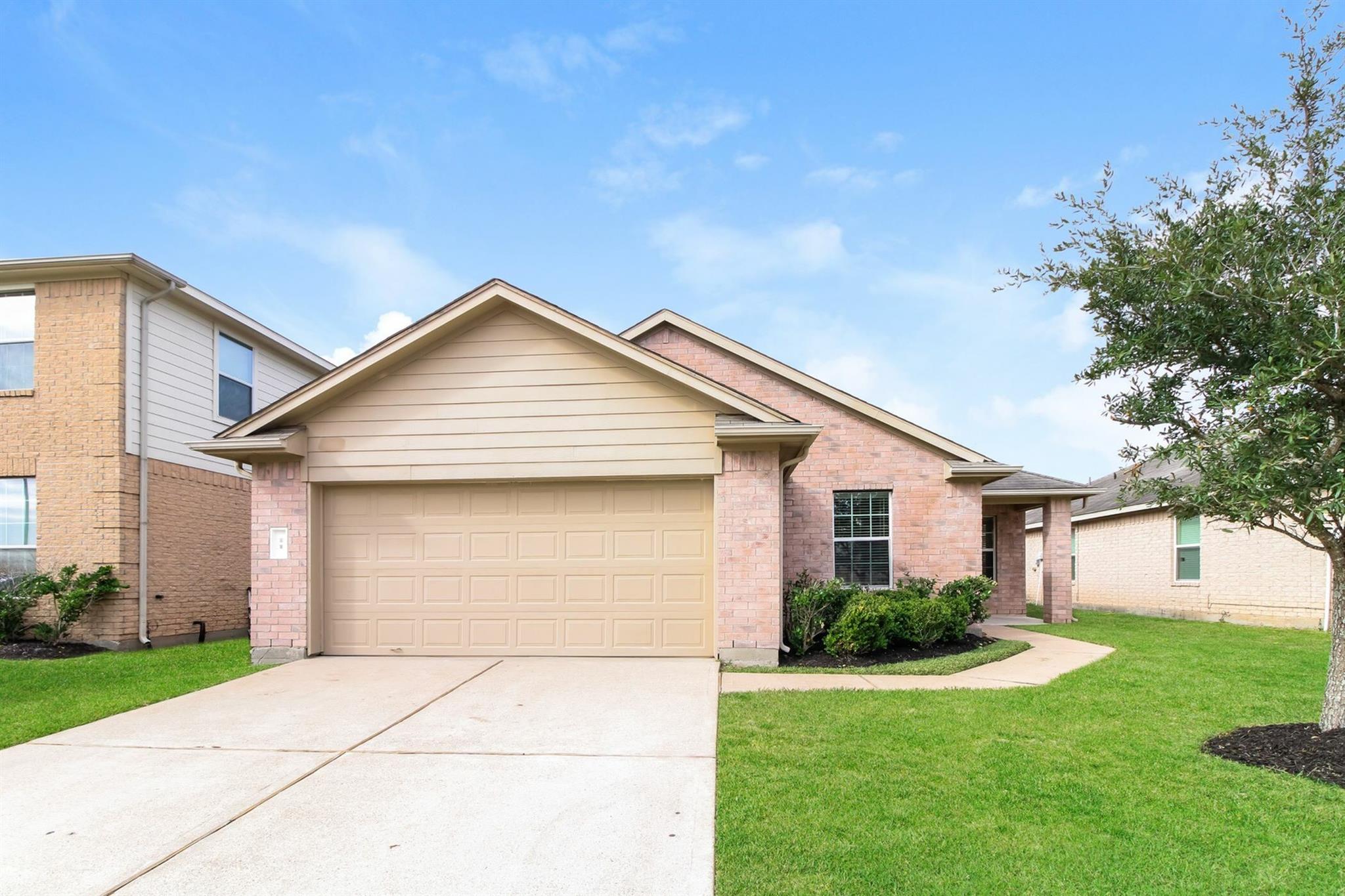 11 Leisure Shore Court — photo