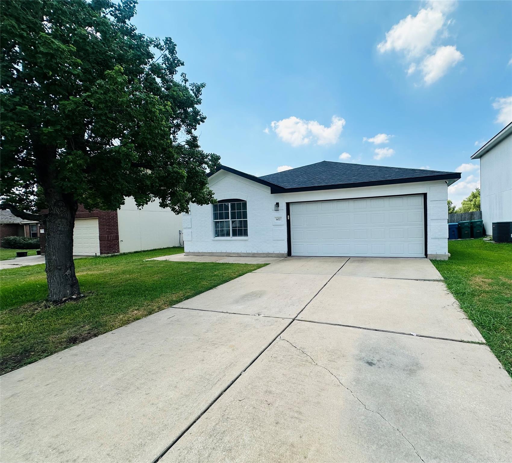 602 Lavaca Loop — photo