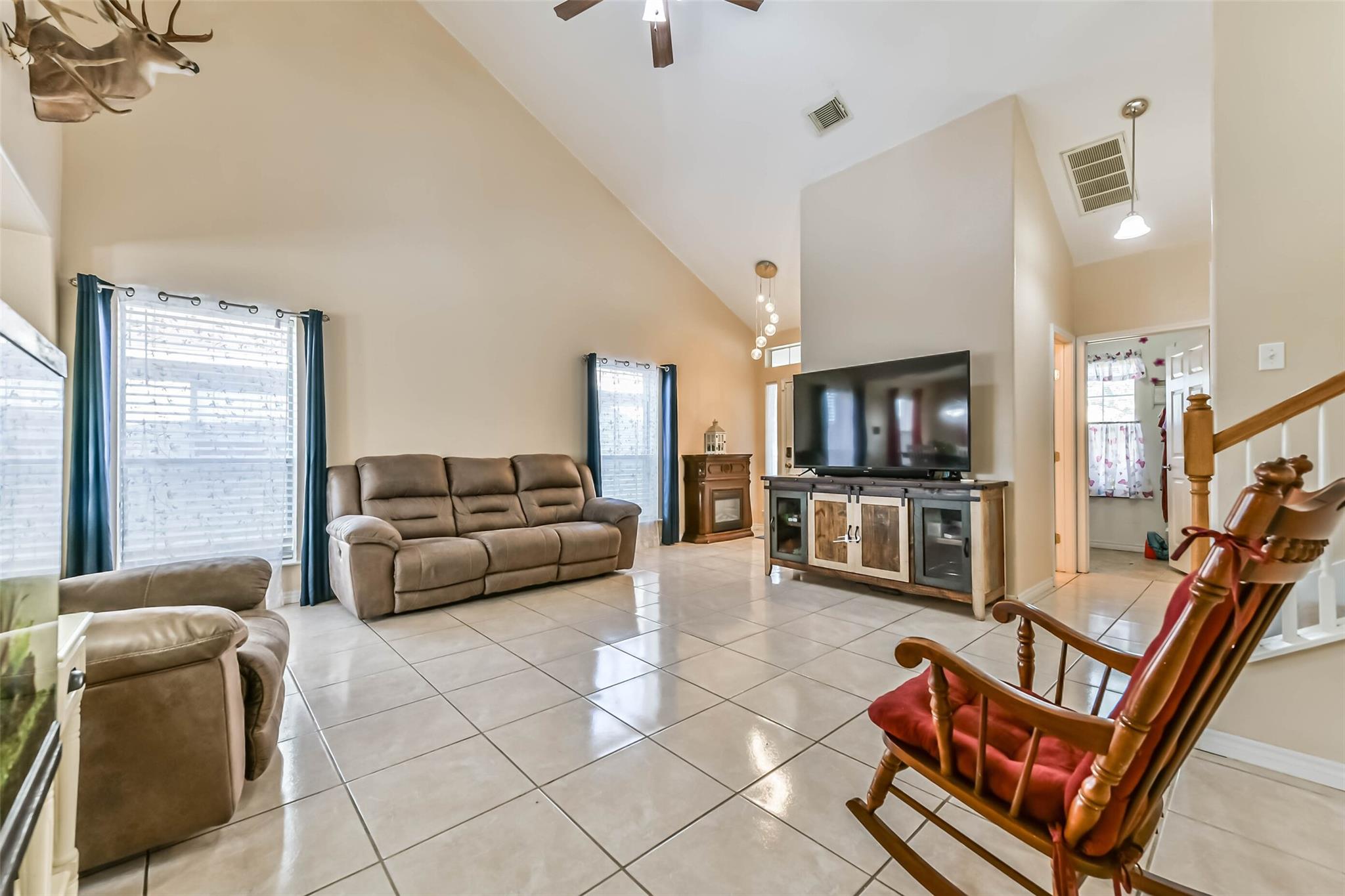 8319 White Pine Lane — photo
