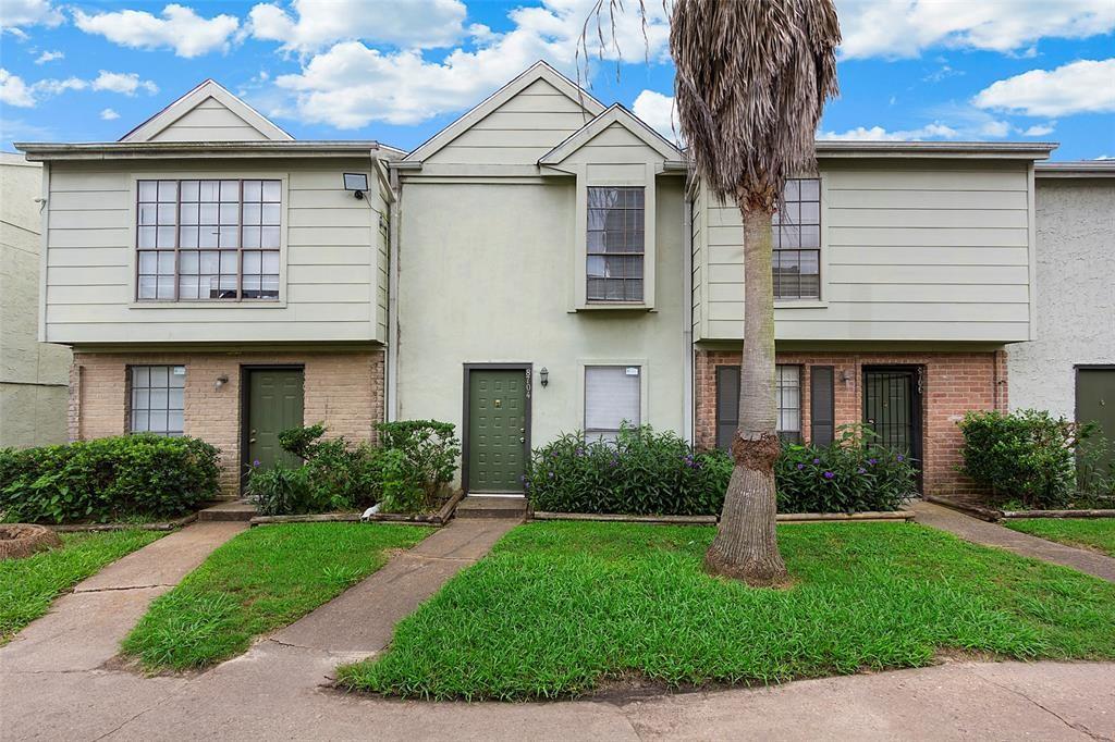 8704 Victorian Village Drive #8704 — photo