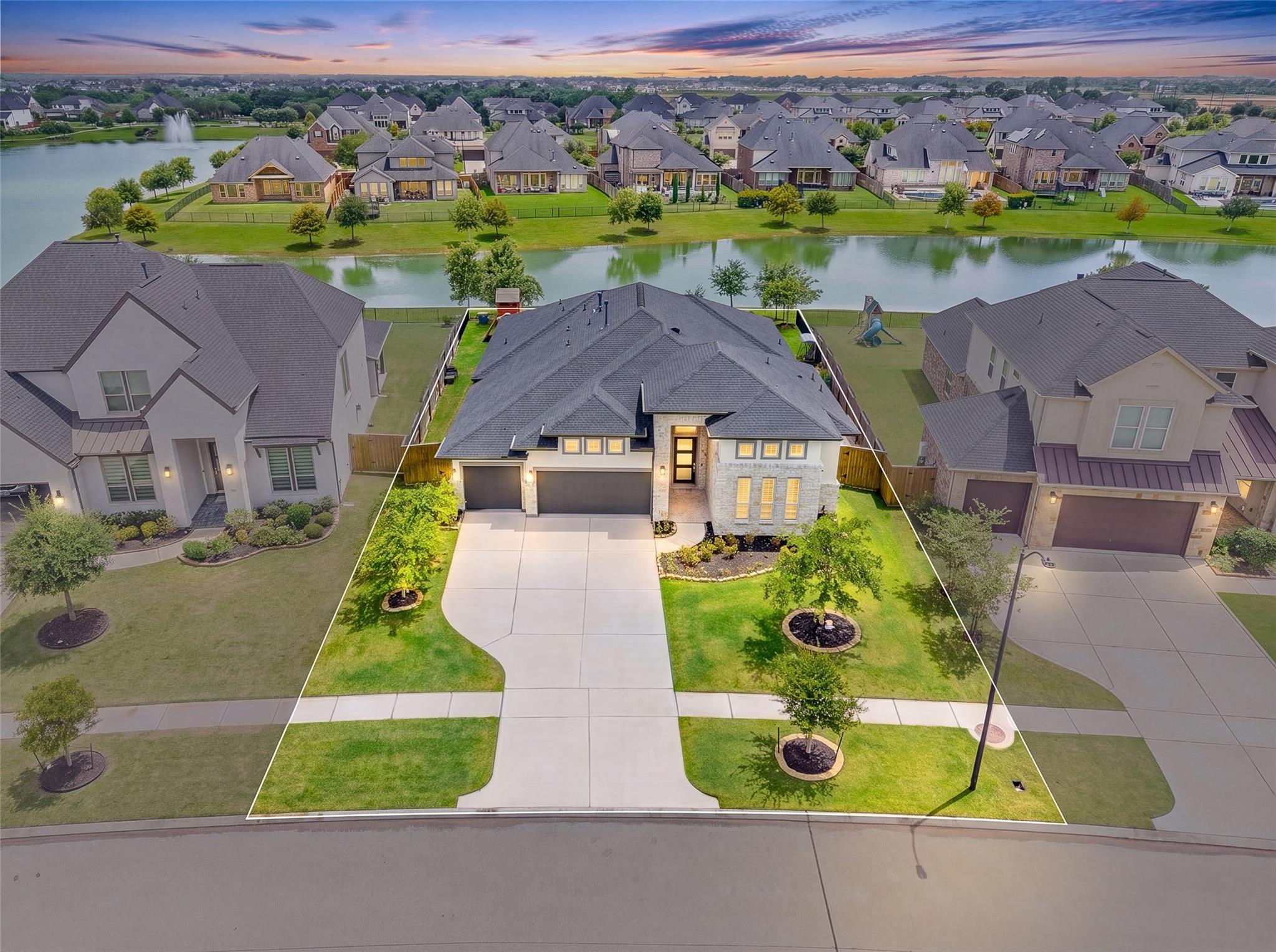 440 Stratus View Court — photo