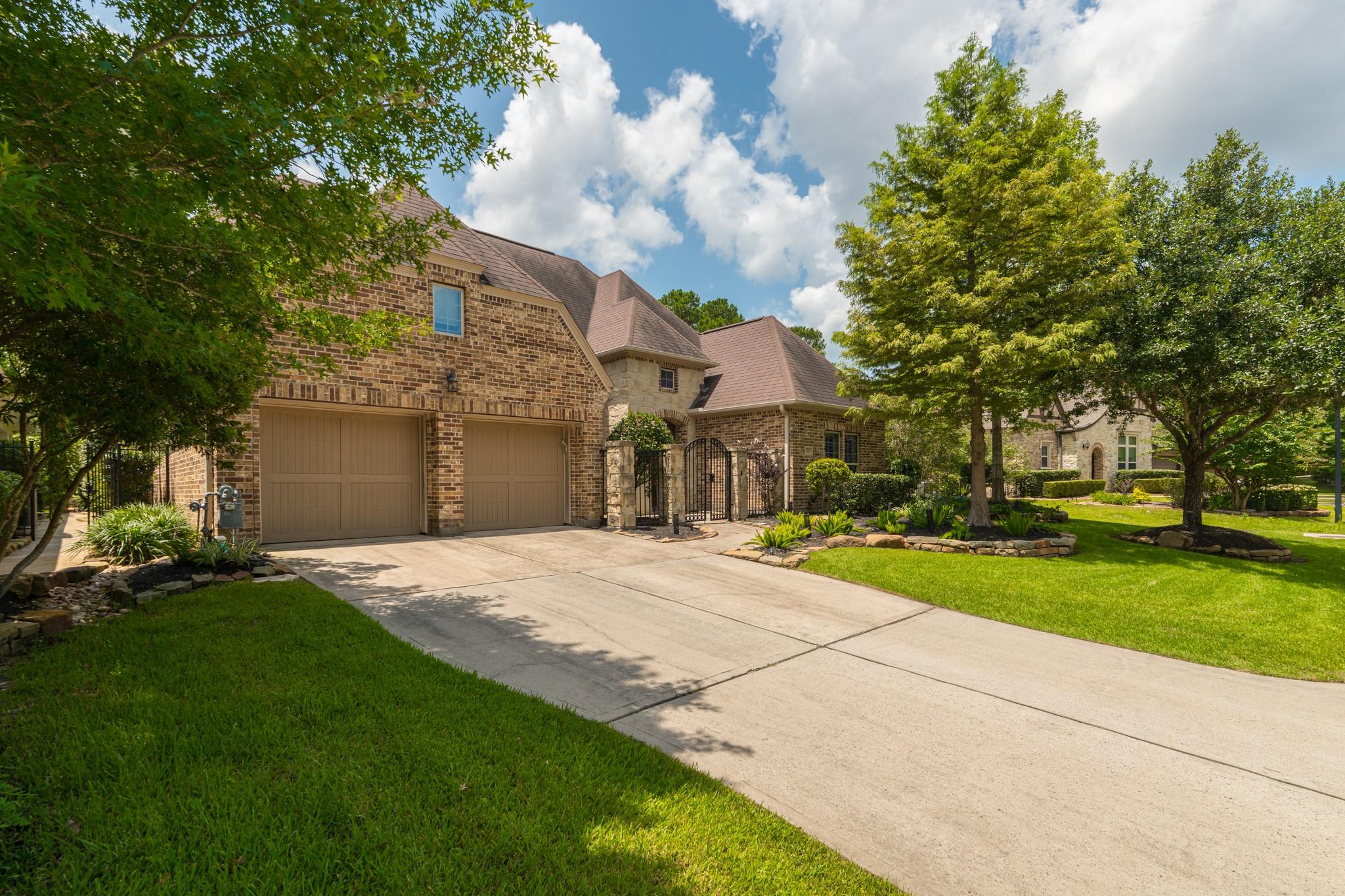 31 Woodglade Way — photo