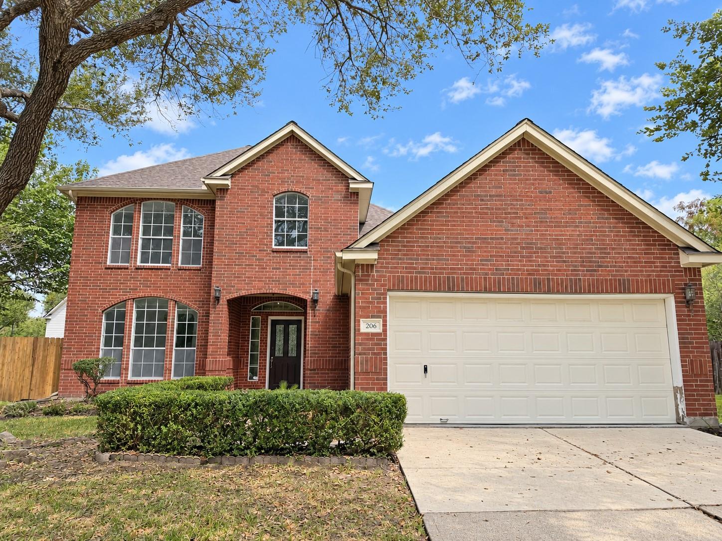 206 Hartwood Court — photo