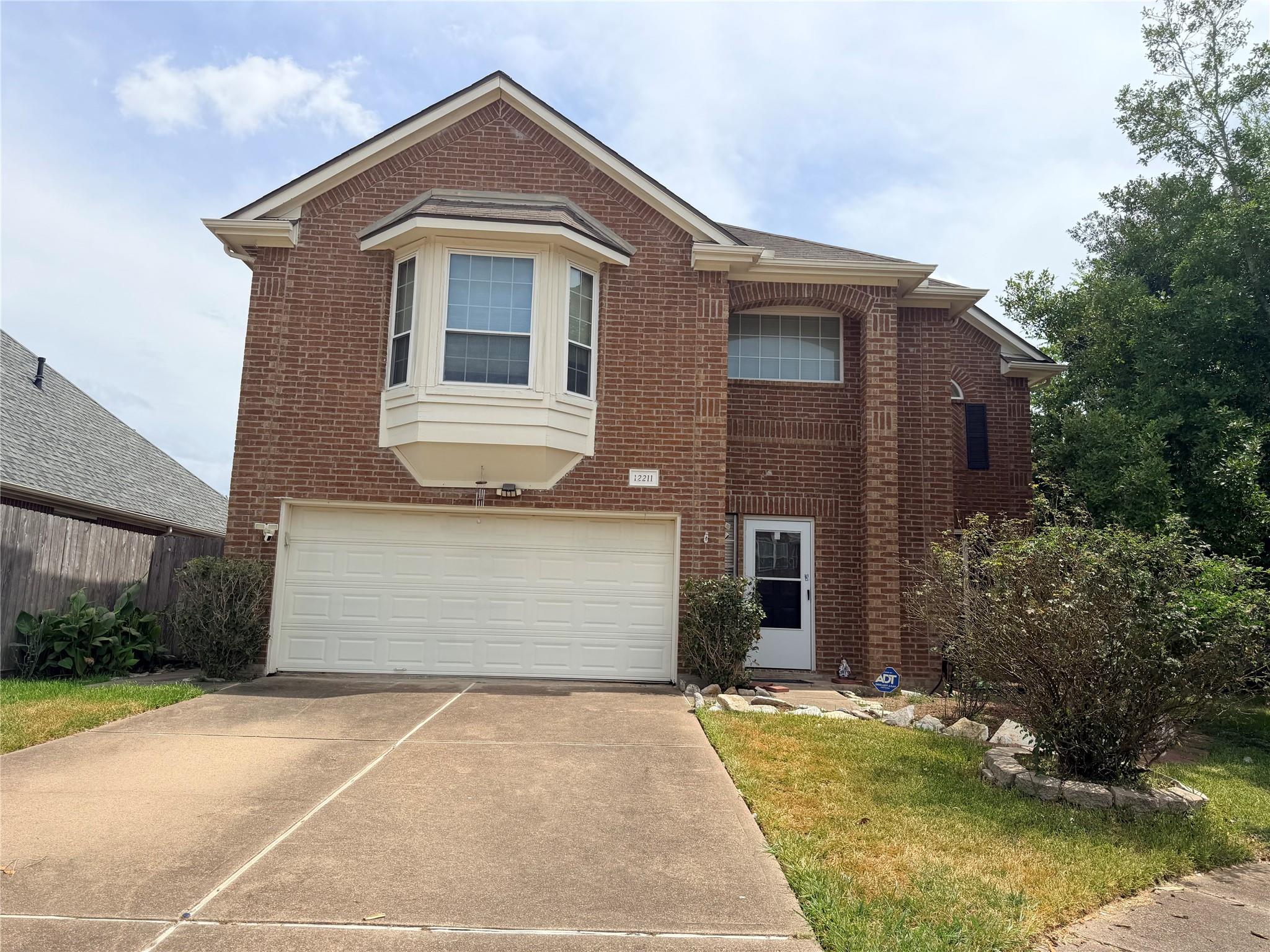 12211 Meadow Crest Court — photo