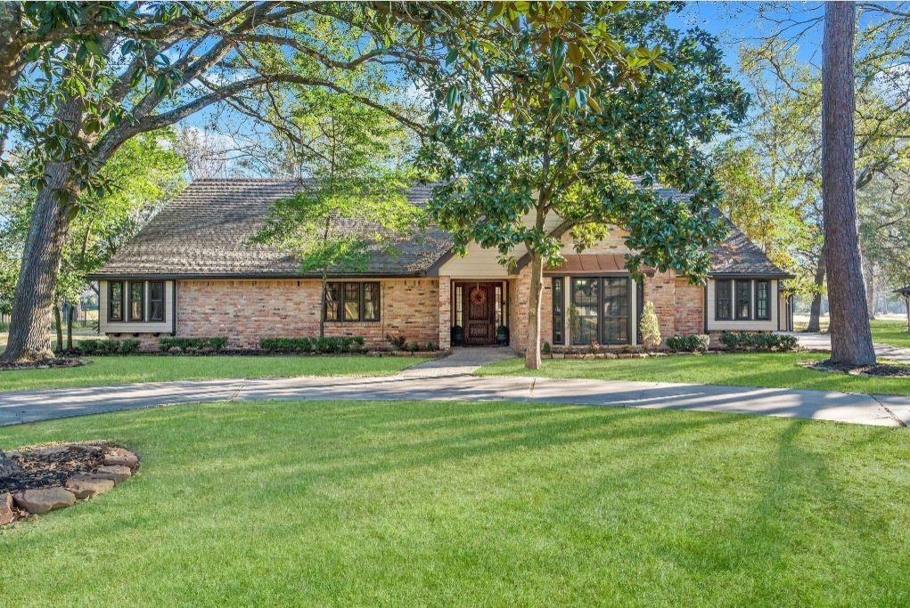 570 Roanoke Drive — photo