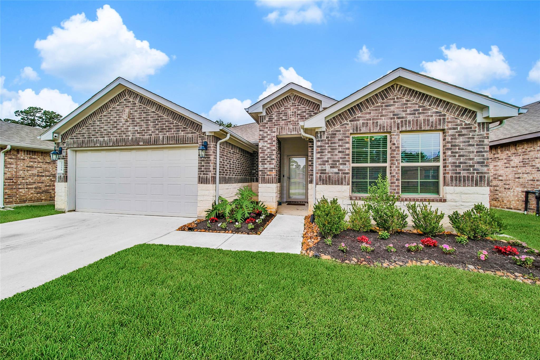 2326 Strong Horse Drive — photo
