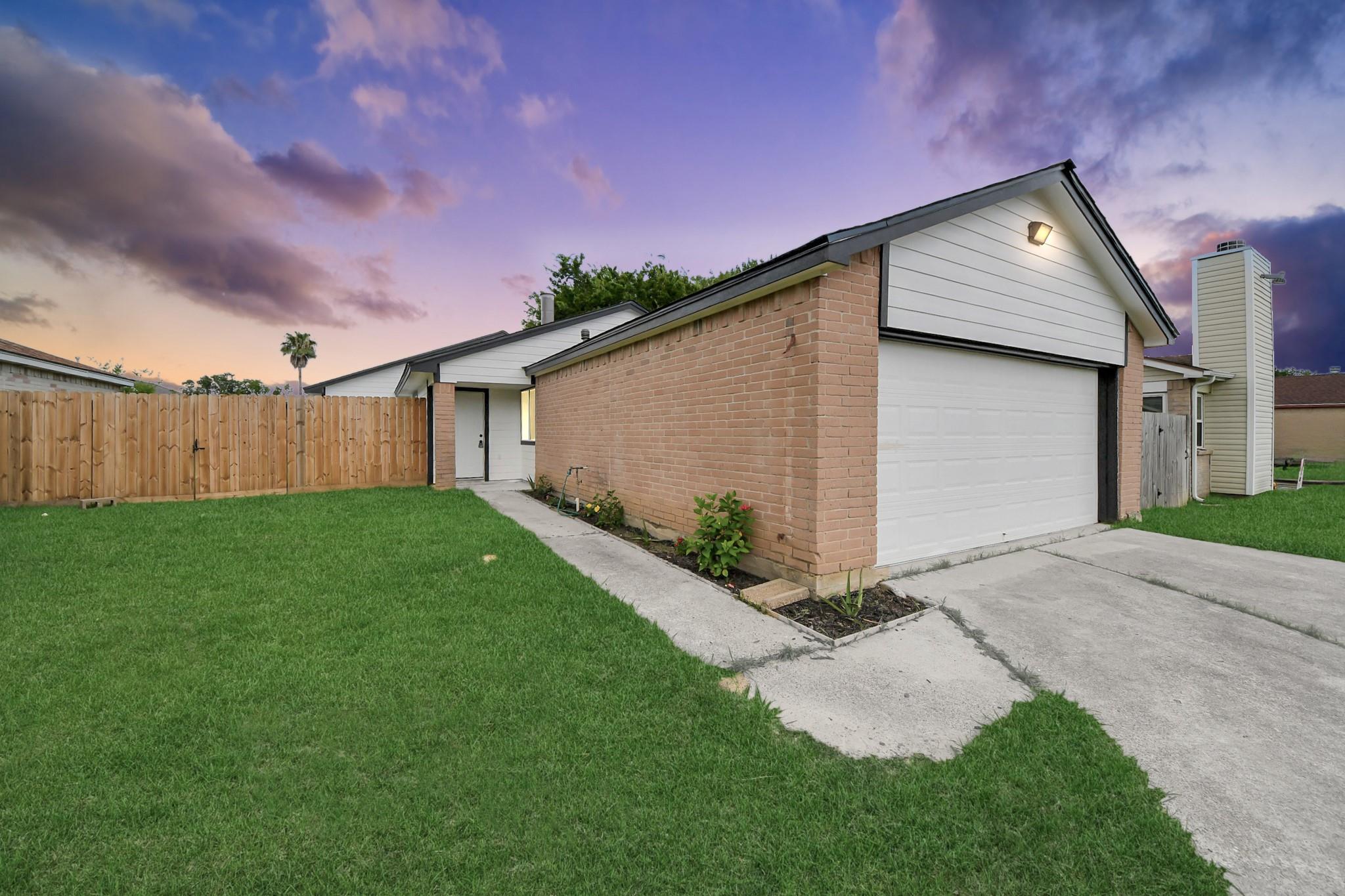 5212 Willowview Drive — photo
