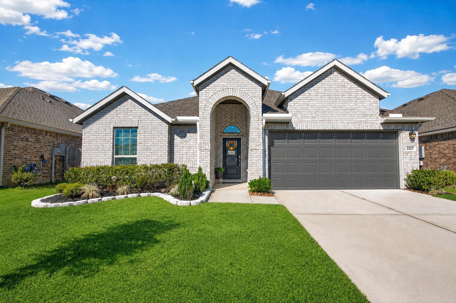 22121 Oakland Meadows Lane — photo