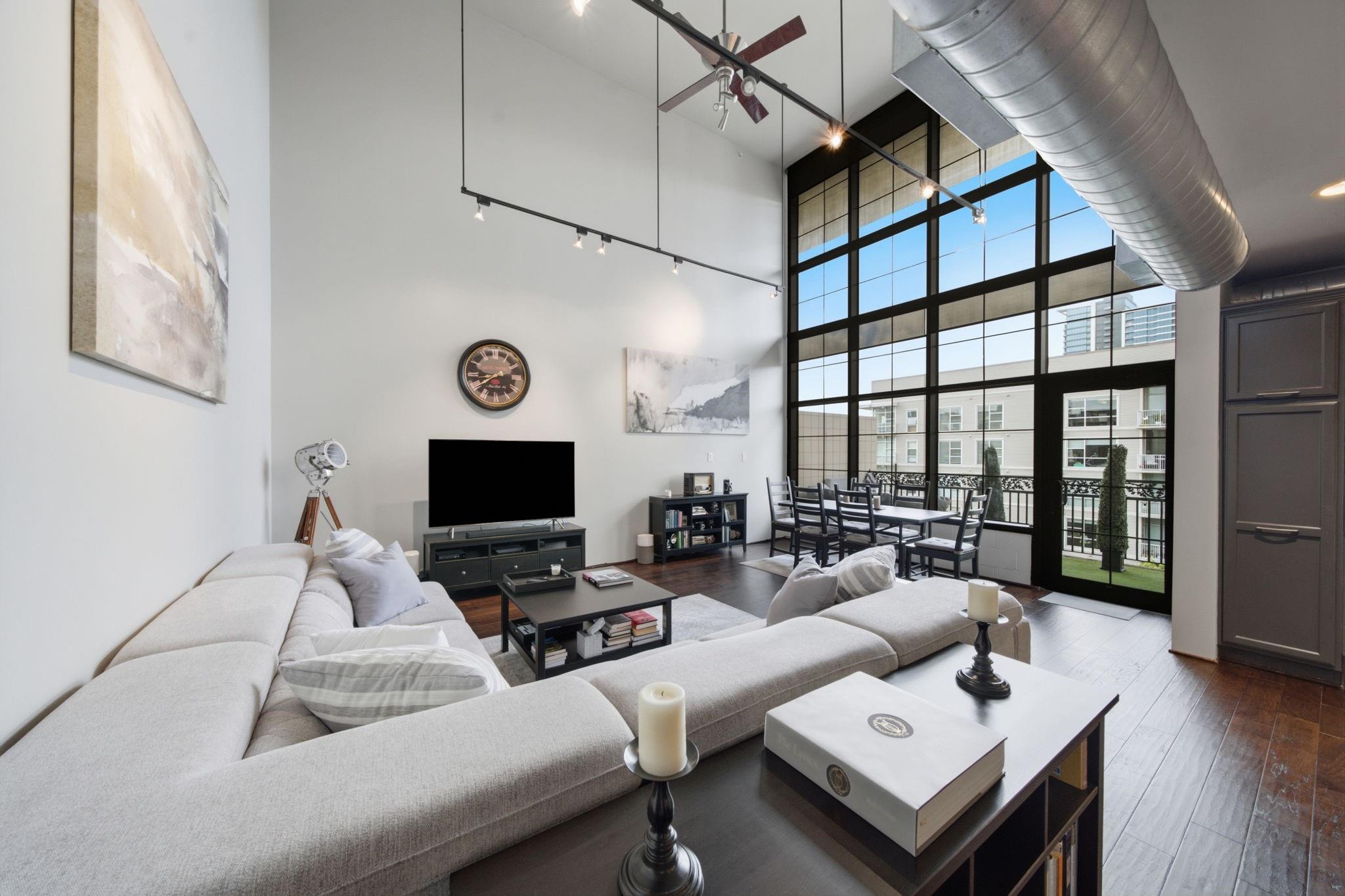 1005 S Shepherd Drive #818 — photo