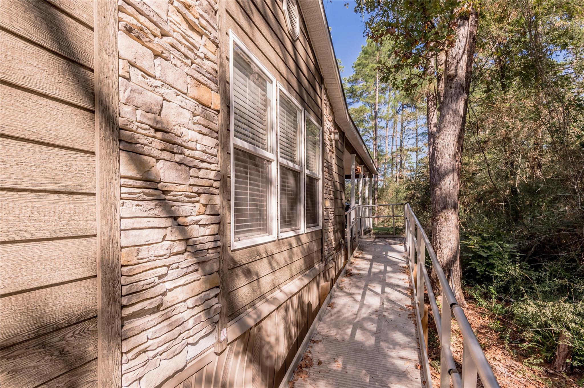 151 Westlake, Trinity, TX 75862 — photo 2