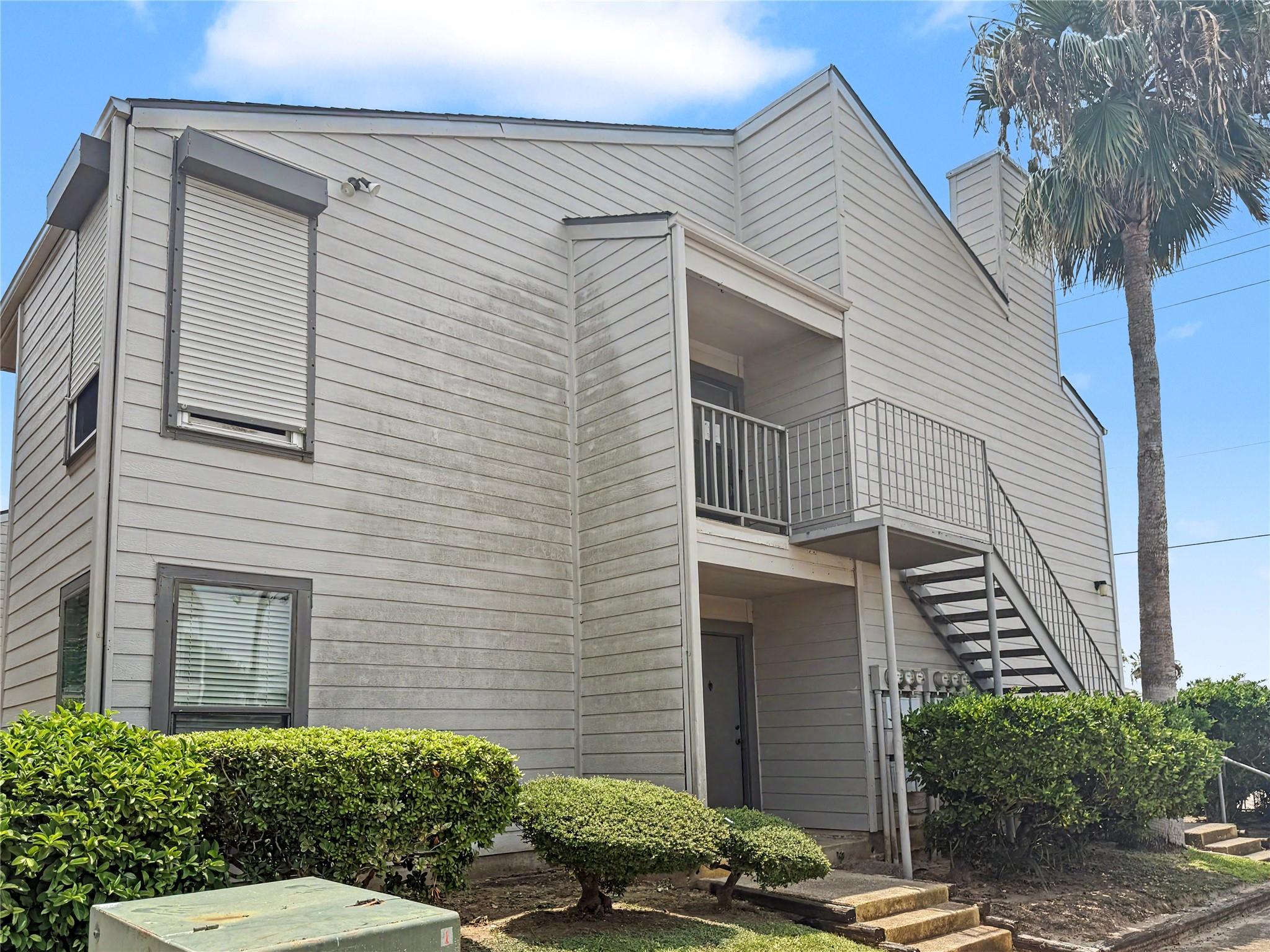 3220 69th Street #B12 — photo