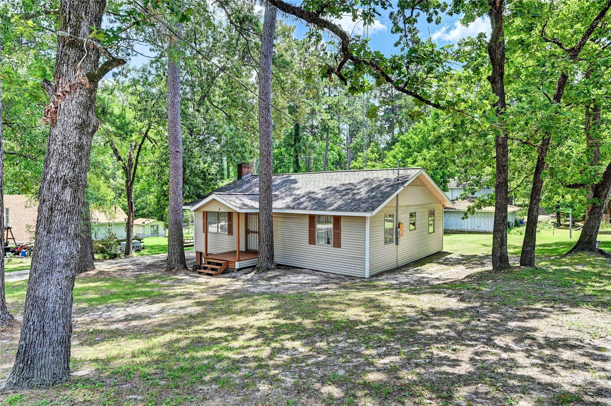 6 Hickory Hollow — photo