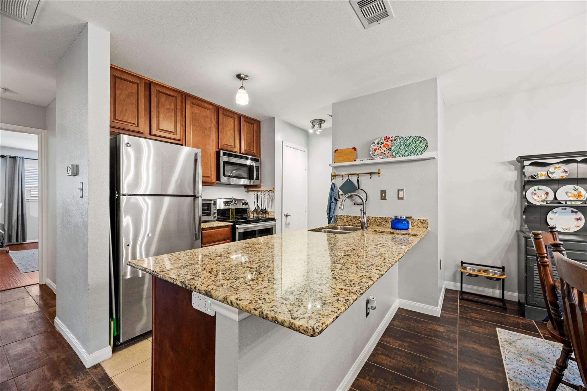5343 Richmond Avenue #30 — photo