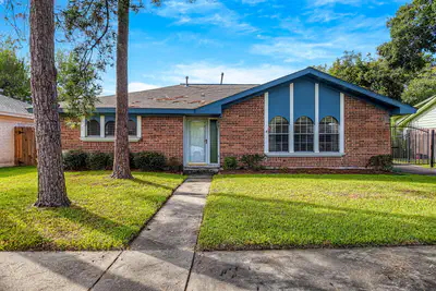 13823 Overbrook Lane — photo