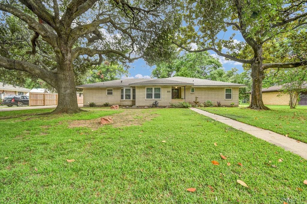 115 Southern Oaks Drive — photo